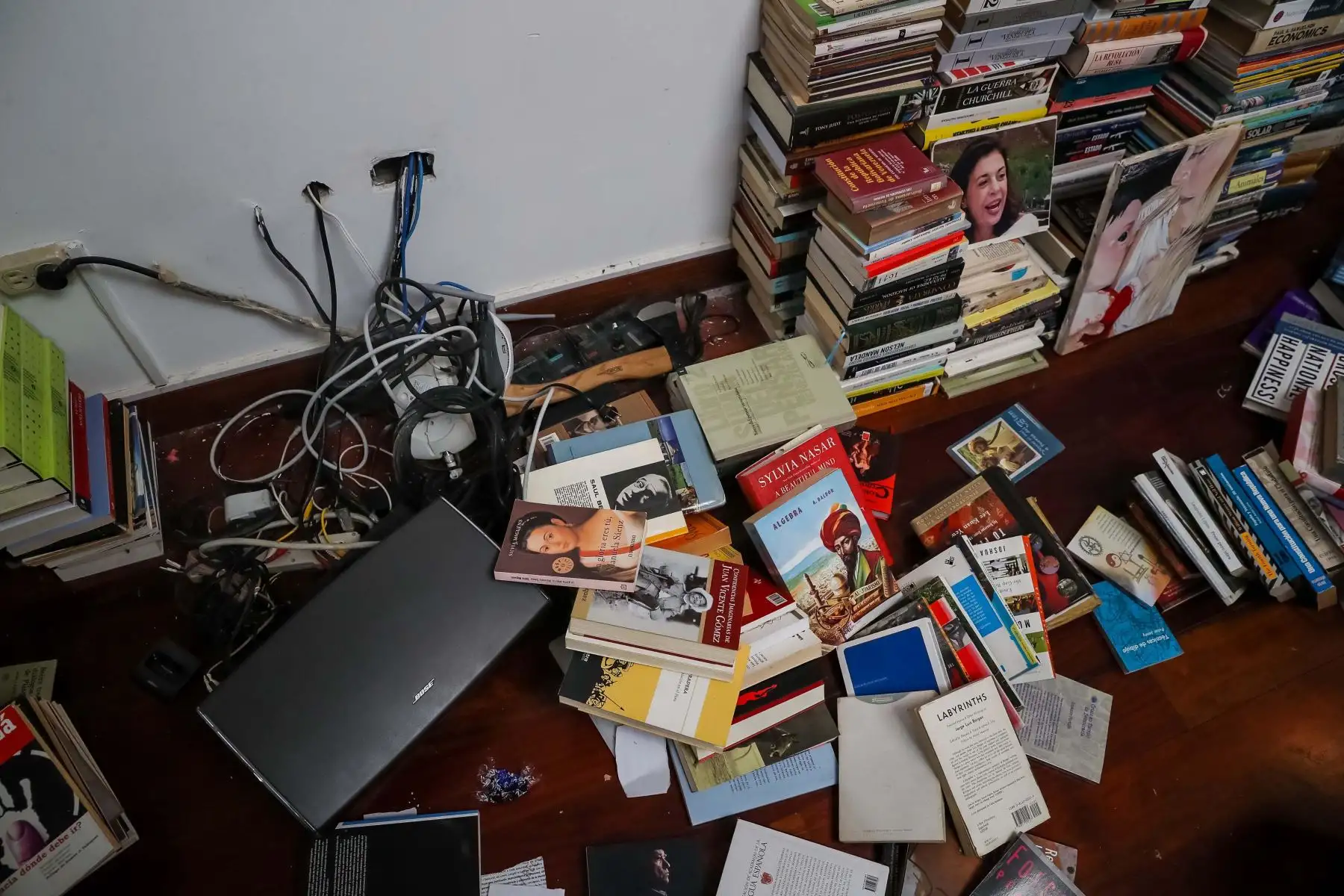 Allanan y roban la casa de Leopoldo López en Caracas. Foto: EFE