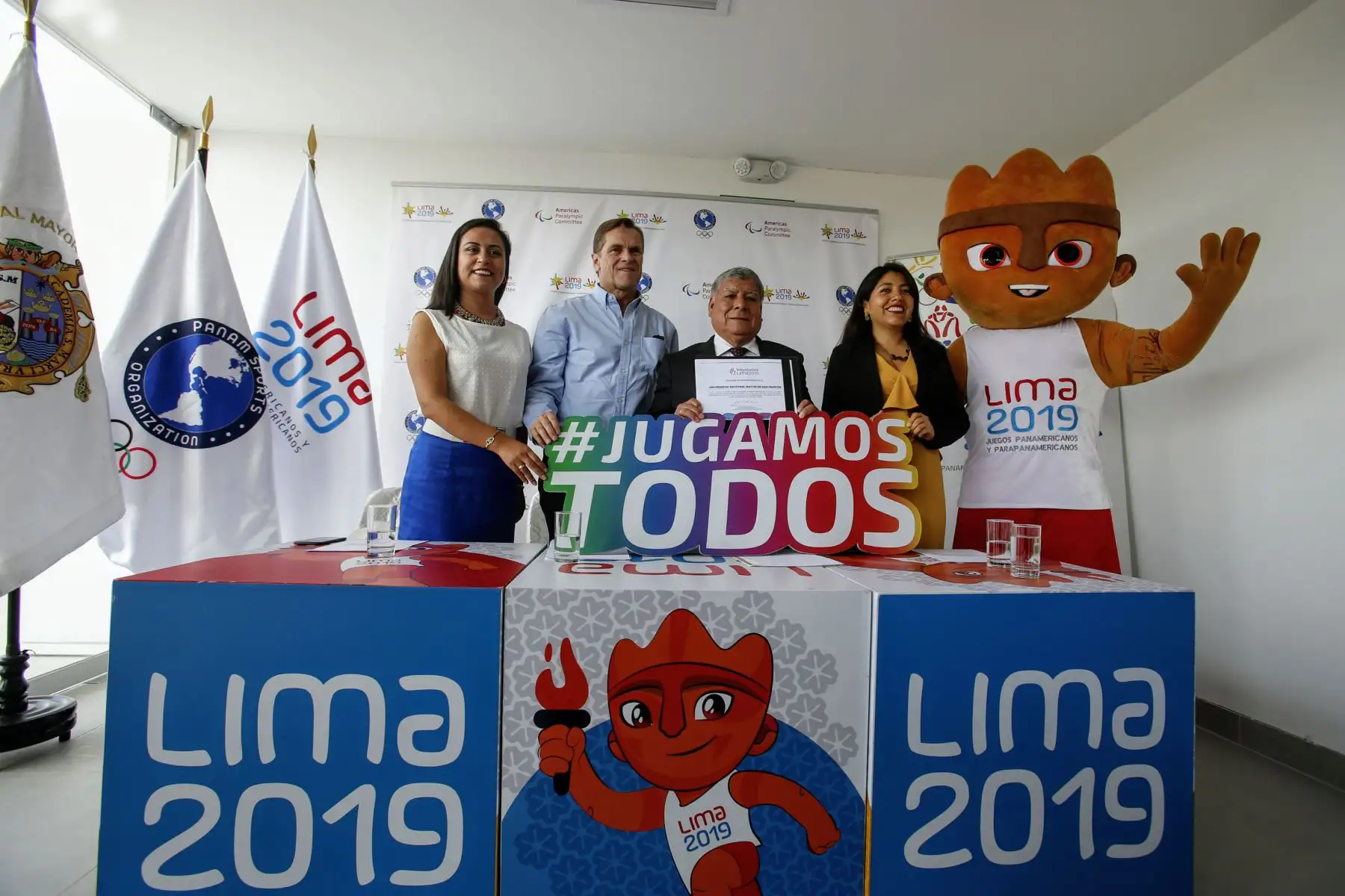Panamericanos Lima 2019. Reconocimiento a la UNMSM por ser la institución con mayor número de voluntarios este contó con la presencia de Carlos Neuhaus, Presidente Lima 2019, Ángela Morales Jefa de Volntariado, Amalia Moreno Secretaria Ejecutiva Lima 2019 y Orestes Cachay Rector de la Universidad. Foto: ANDINA/Nathalie Sayago