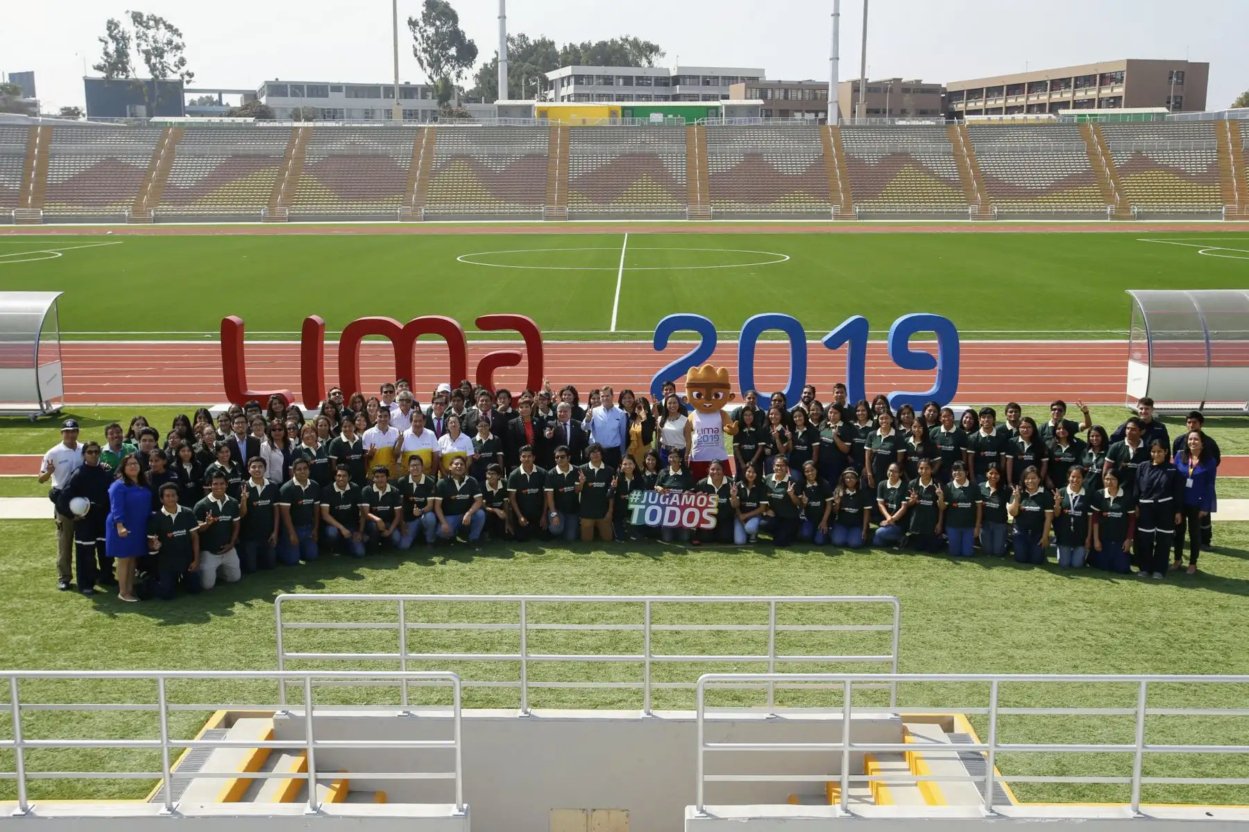 Panamericanos Lima 2019. Reconocimiento a la UNMSM por ser la institución con mayor número de voluntarios este contó con la presencia de Carlos Neuhaus, Presidente Lima 2019, Ángela Morales Jefa de Volntariado, Amalia Moreno Secretaria Ejecutiva Lima 2019 y Orestes Cachay Rector de la Universidad. Foto: ANDINA/Nathalie Sayago