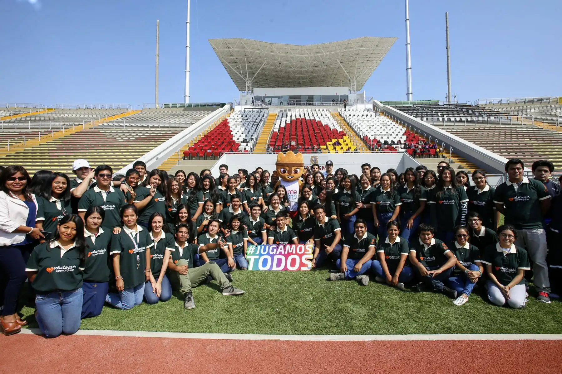 Panamericanos Lima 2019. Reconocimiento a la UNMSM por ser la institución con mayor número de voluntarios este contó con la presencia de Carlos Neuhaus, Presidente Lima 2019, Ángela Morales Jefa de Volntariado, Amalia Moreno Secretaria Ejecutiva Lima 2019 y Orestes Cachay Rector de la Universidad. Foto: ANDINA/Nathalie Sayago