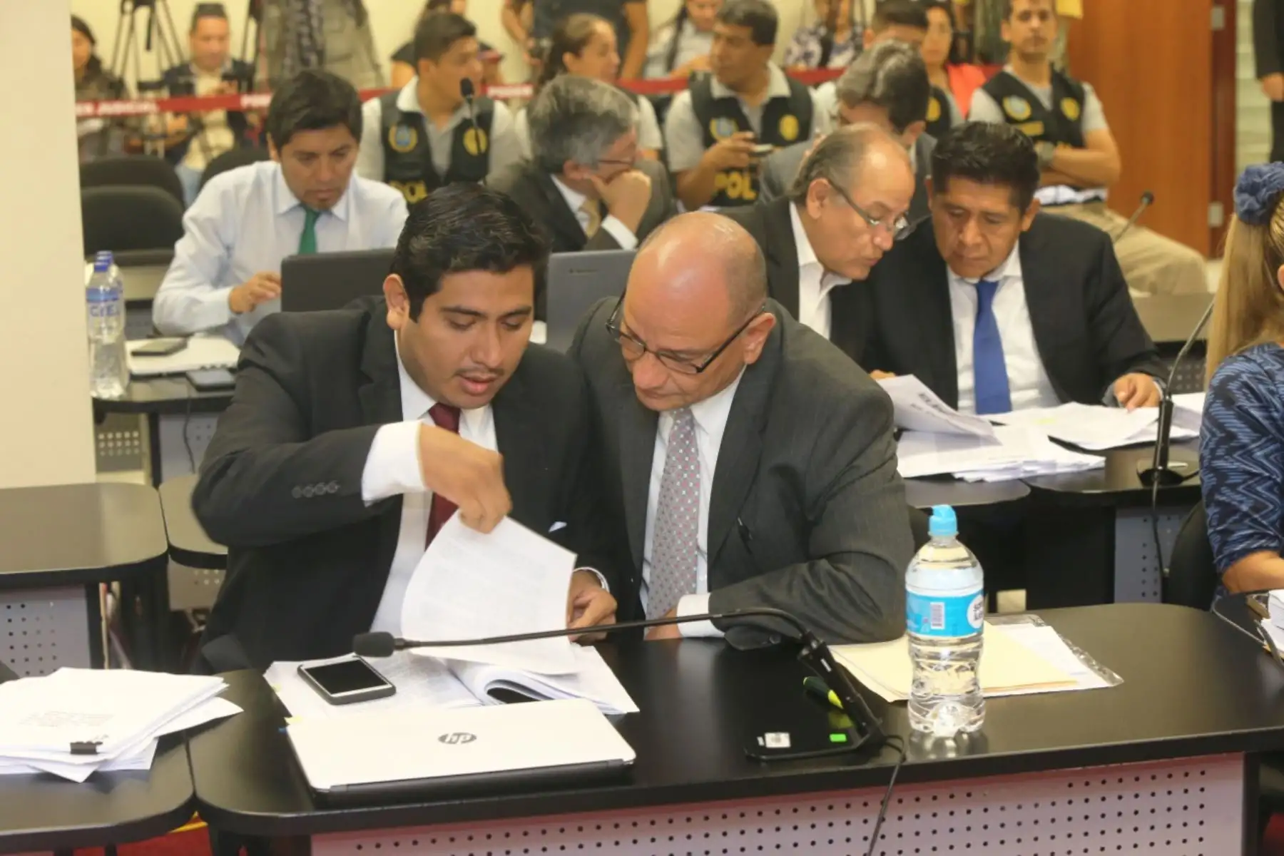 Audiencia donde se resolverá el pedido de prisión preventiva de 36 meses para Enrique Cornejo, Oswaldo Plascencia y otros dos procesados. Foto: ANDINA/Poder Judicial
