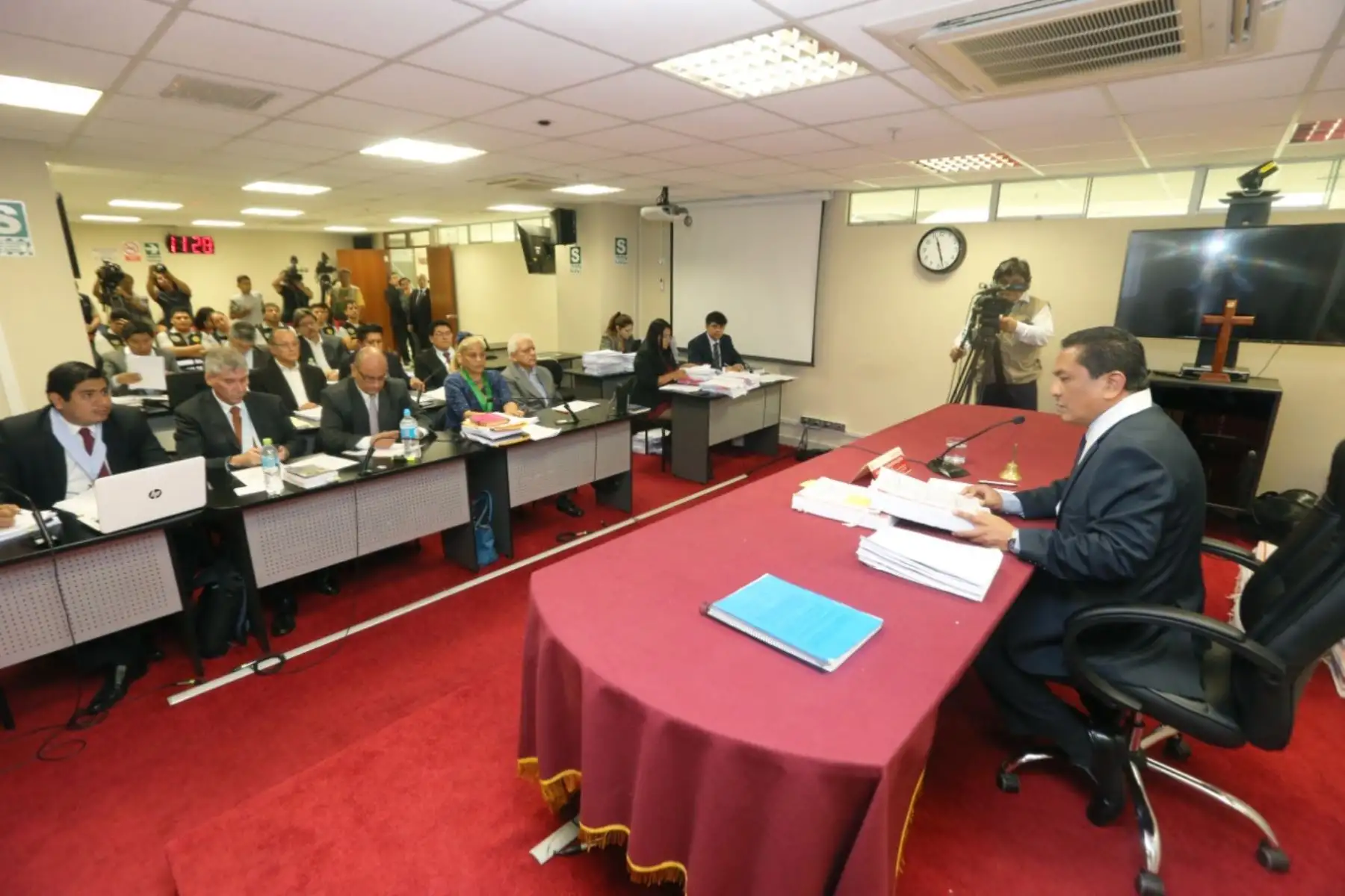 Audiencia donde se resolverá el pedido de prisión preventiva de 36 meses para Enrique Cornejo, Oswaldo Plascencia y otros dos procesados. Foto: ANDINA/Poder Judicial