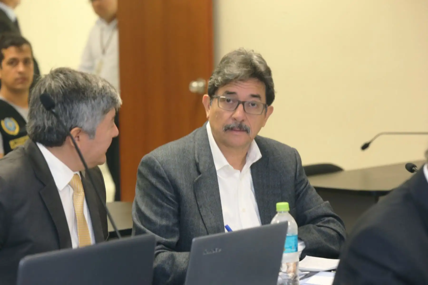Audiencia donde se resolverá el pedido de prisión preventiva de 36 meses para Enrique Cornejo, Oswaldo Plascencia y otros dos procesados. Foto: ANDINA/Poder Judicial