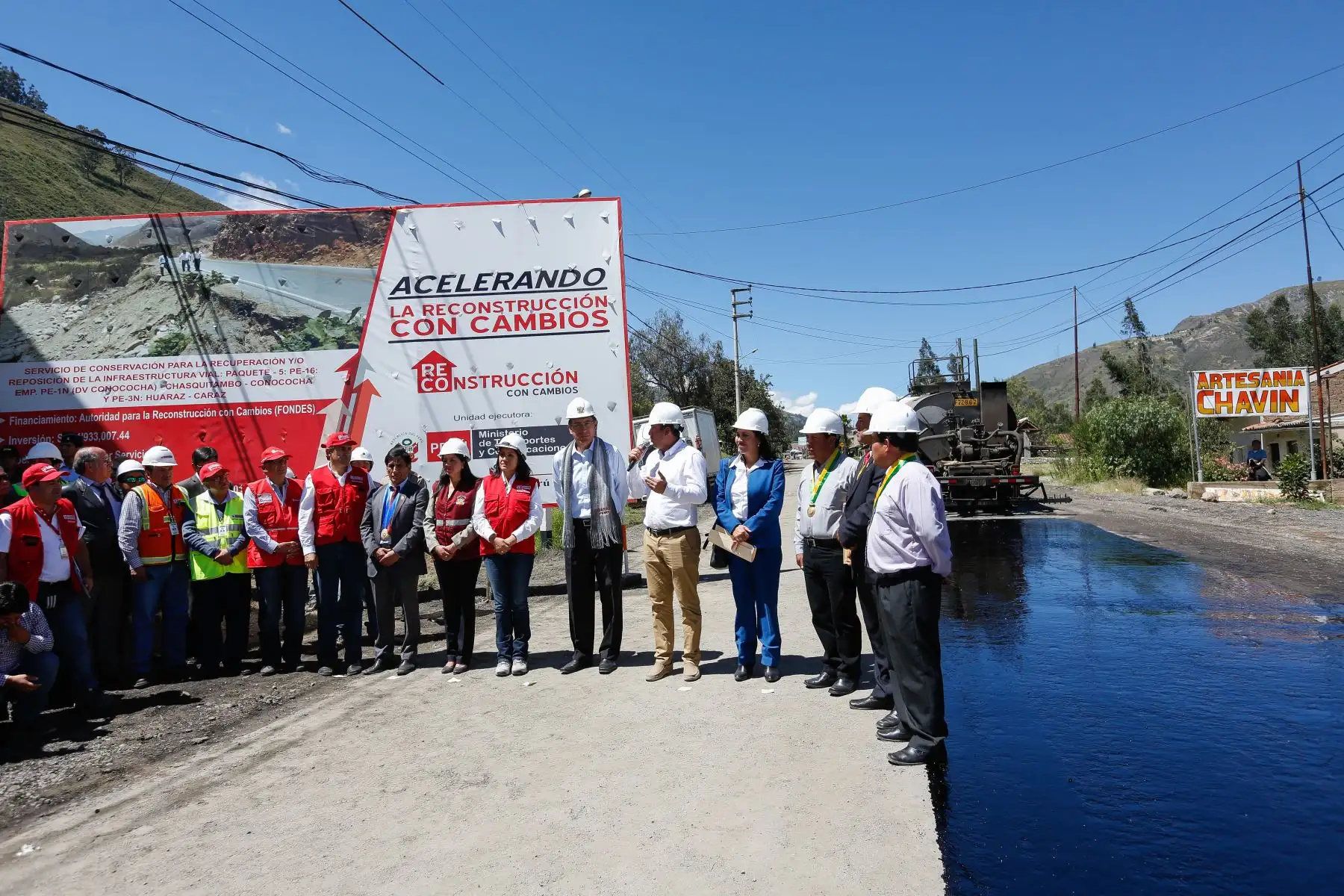 Presidente Vizcarra realiza inspección de las obras de rehabilitación de la carretera Huaraz - Caraz. Foto: ANDINA/ Prensa Presidencia