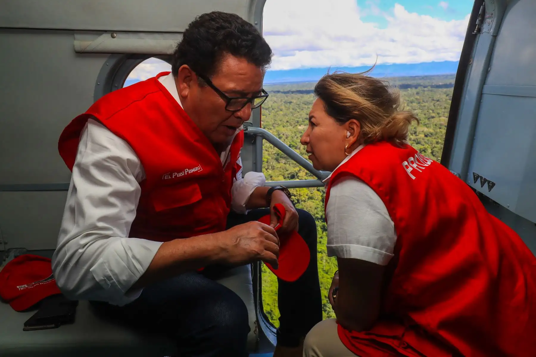 Los ministros José Huerta, Lucía Ruiz Ostoic, Ulla Holmquist y Rocío Barrios, realizaron una visita de inspección a bases mixtas y puestos de control de las Fuerzas Armadas en La Pampa, Madre de Dios.Foto: ANDINA/Juan Carlos Guzmán Negrini.