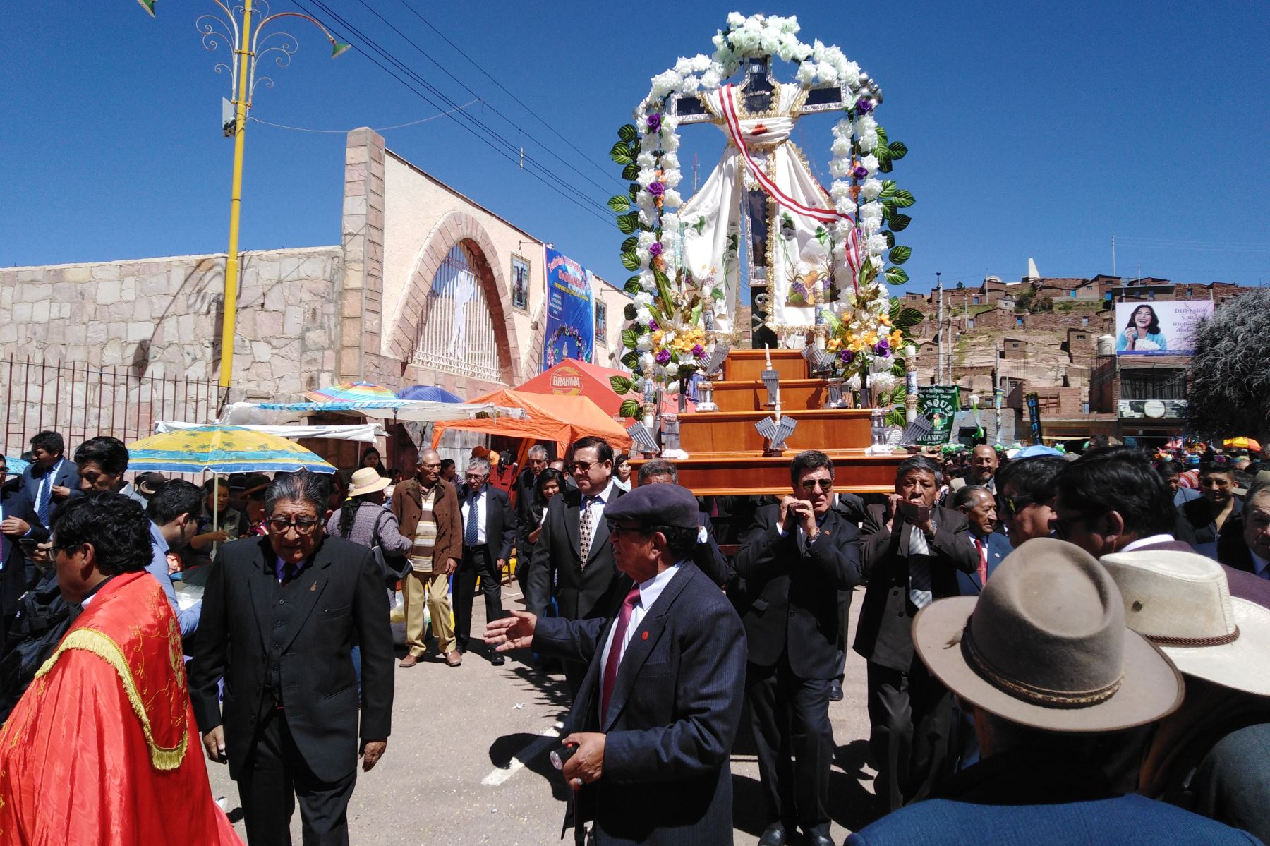 Puno Fervor Y Colorido En La Fiesta Santísima Cruz De 3 De Mayo De