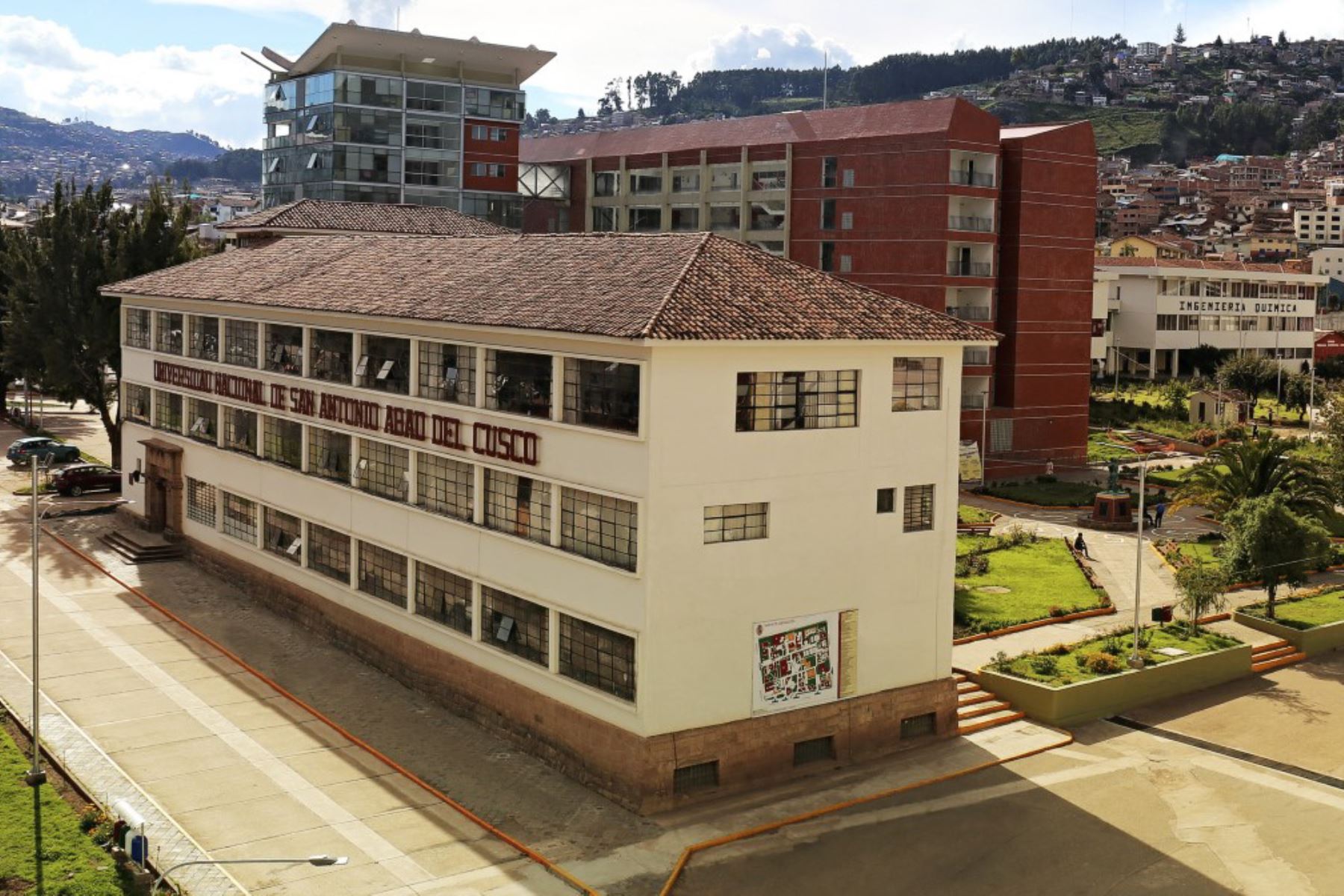 La Superintendencia Nacional de Educación Superior Universitaria (Sunedu) otorgó la licencia institucional a la Universidad Nacional de San Antonio Abad del Cusco (UNSAAC), la tercera más antigua del Perú y emblema de la región Cusco.