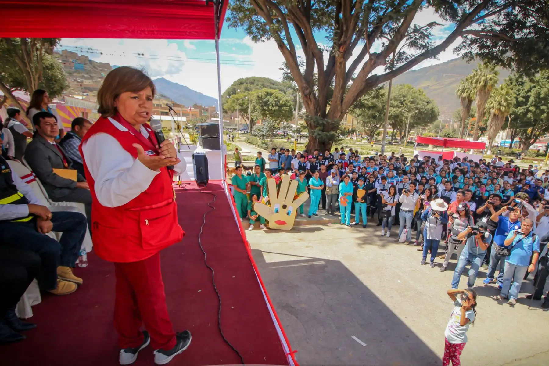 La ministra de Salud, Zulema Tomás Gonzáles,inauguró  la implementación del Programa Regional de Salud Familiar y Comunitaria en la región Huánuco, el cual permitirá mejorar el acceso a 2,500 familias a los servicios de Atención Primaria de la Salud desde sus hogares.Foto: ANDINA/Minsa