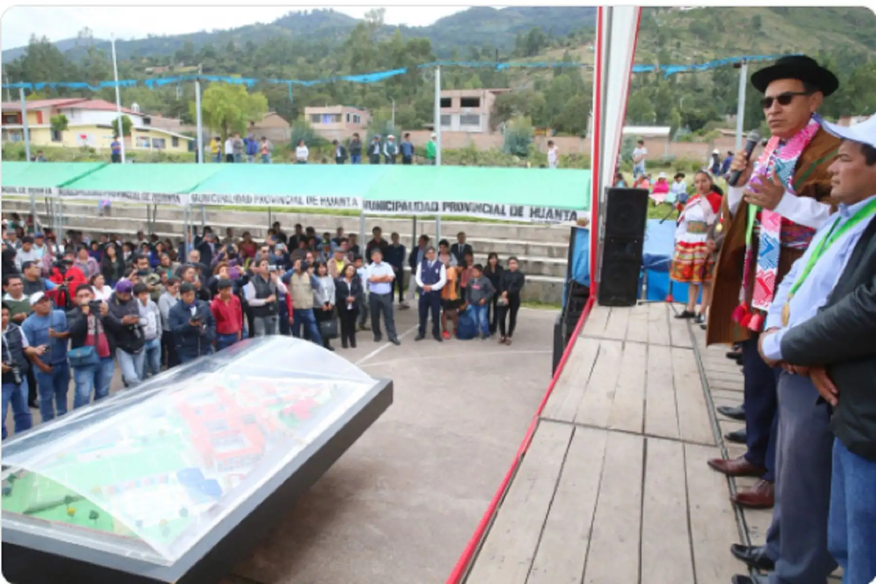 Presidente Martín Vizcarra supervisa obras en Ayacucho