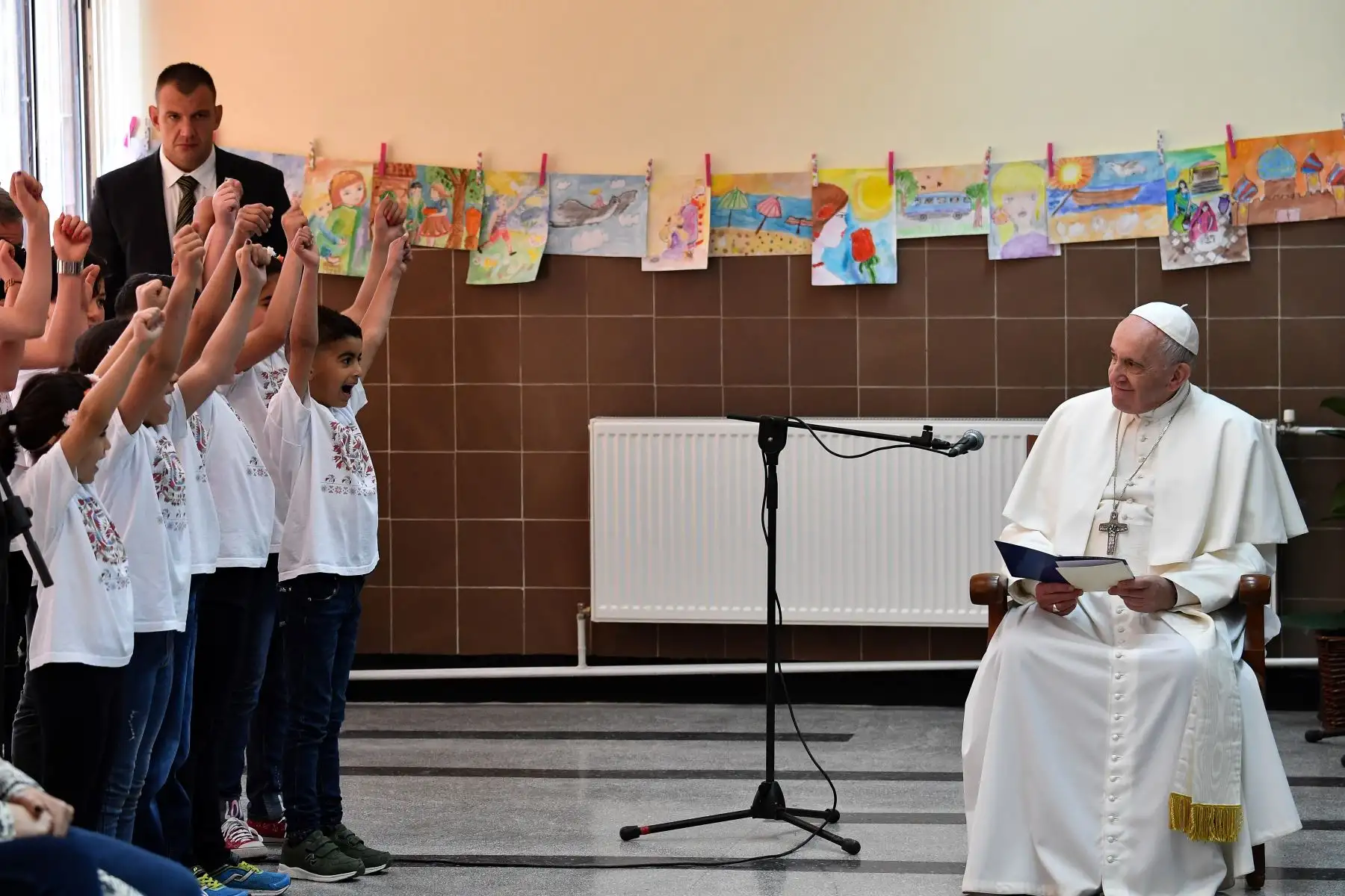 El Papa Francisco celebra una Santa Misa en la Iglesia del Sagrado Corazón en Rakovski,Bulgaria. Foto: AFP