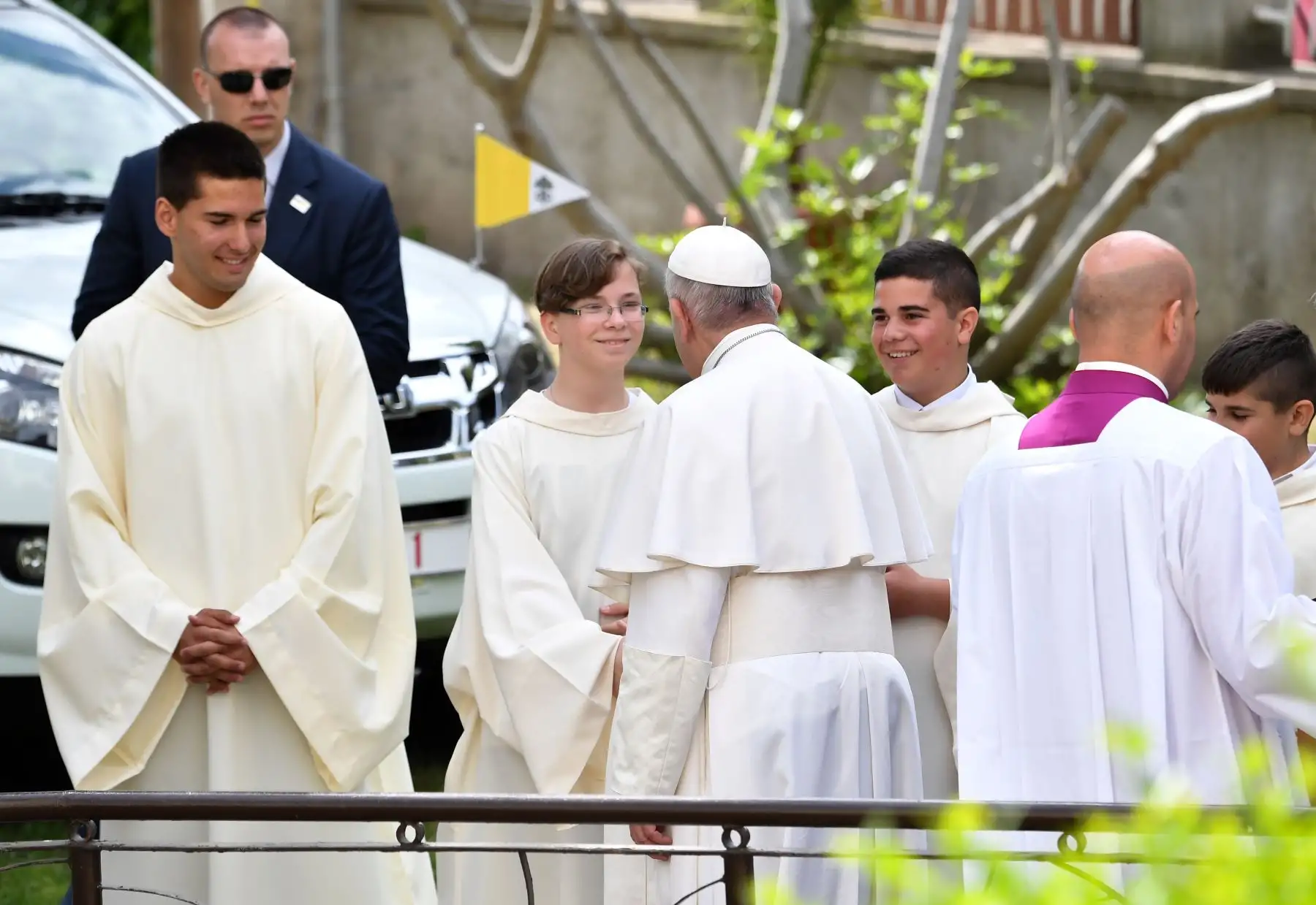 El Papa Francisco celebra una Santa Misa en la Iglesia del Sagrado Corazón en Rakovski,Bulgaria. Foto: AFP