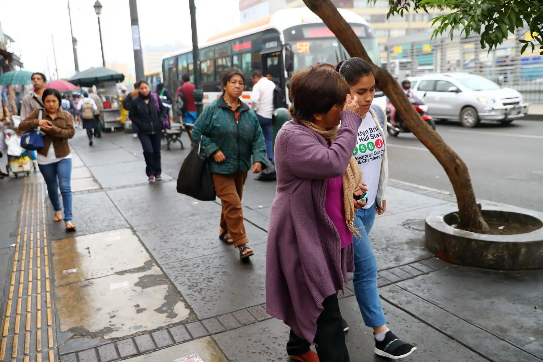 Una densa neblina y sensación de frío sorprendieron a los limeños esta mañana .Foto: ANDINA/Norman Córdova