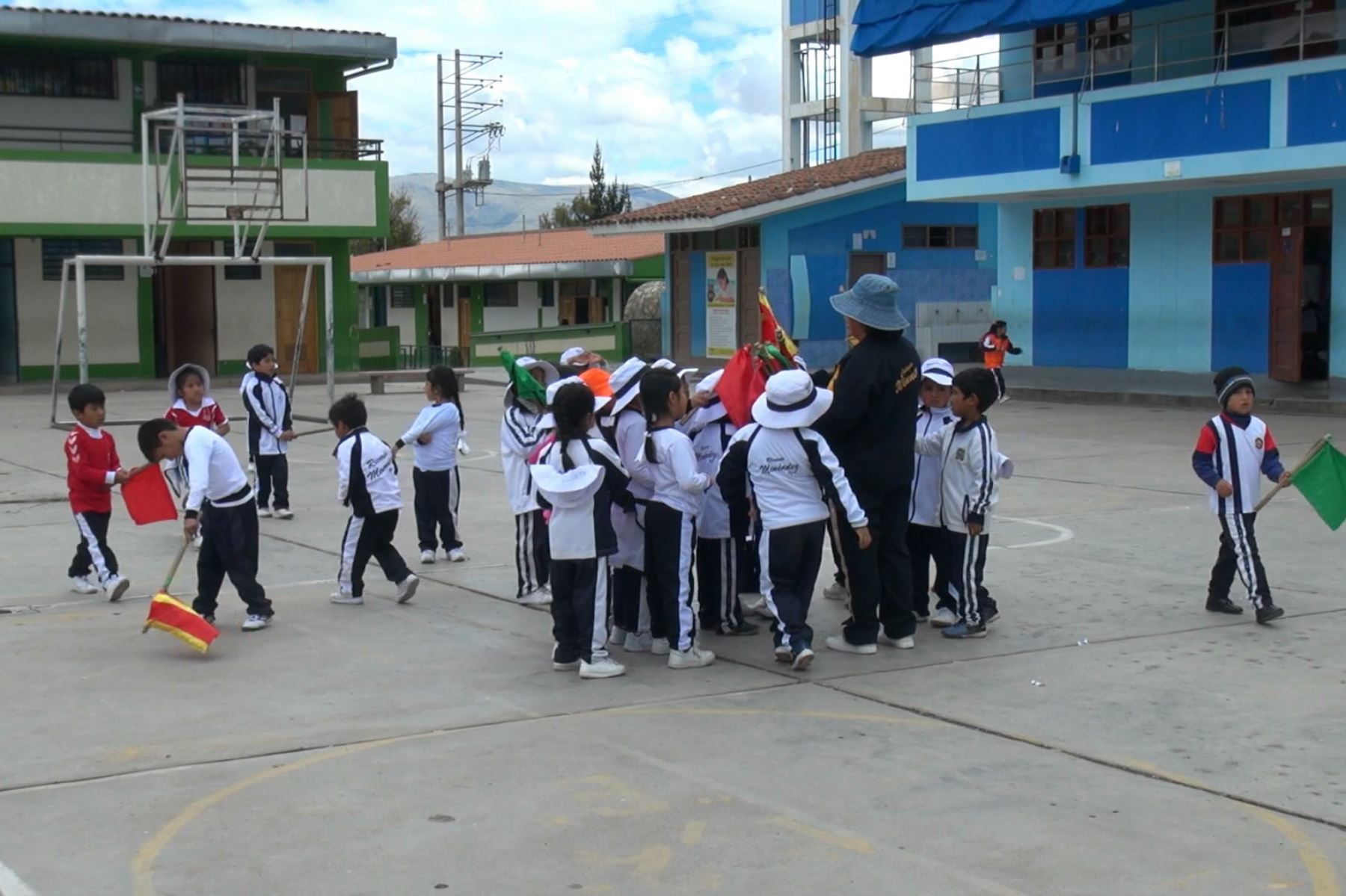 Los colegios de la región Junín iniciaron hoy su clases presenciales con un aforo al 100 %. ANDINA/archivo