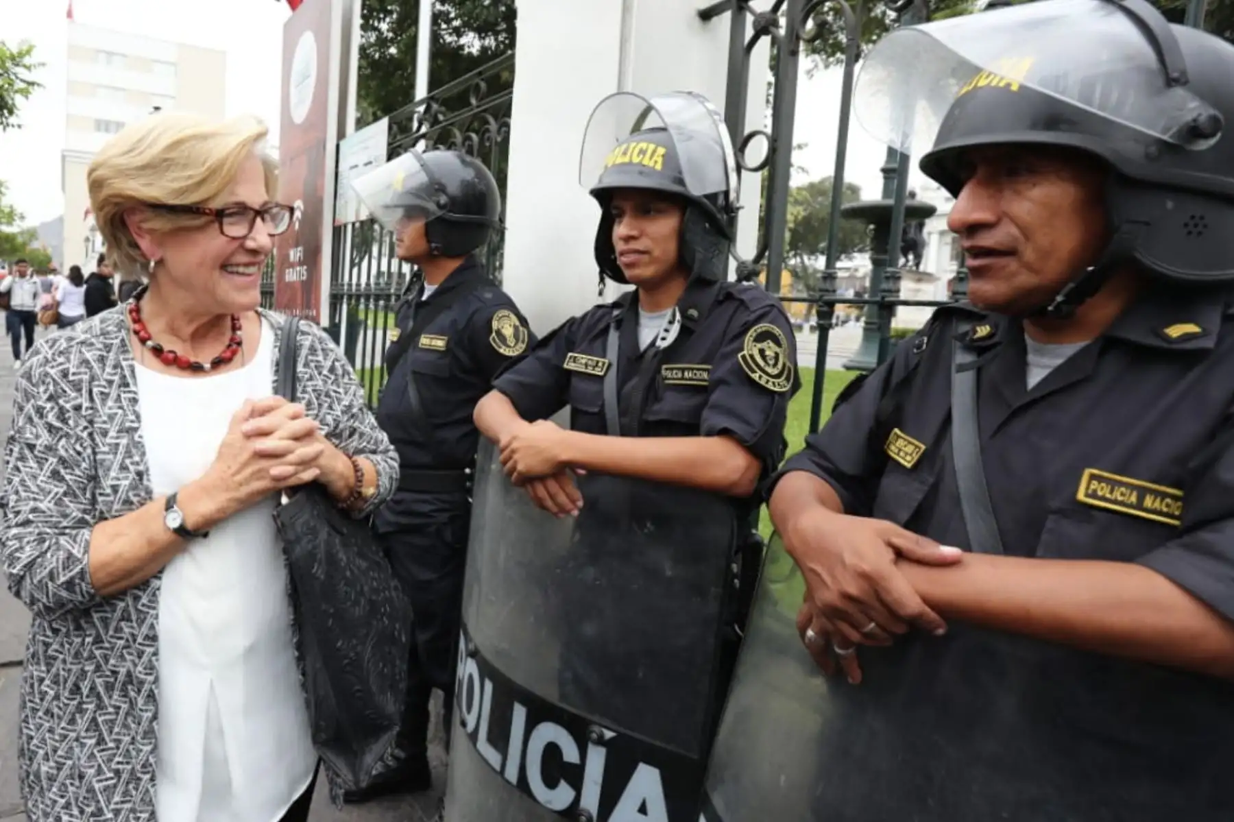 La exalcaldesa de Lima, Susana Villarán se retira del Congreso. Foto: ANDINA/ Norman Cordova