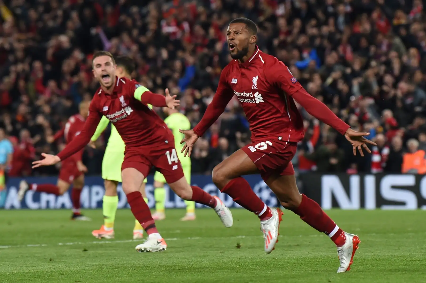 El mediocampista holandés de Liverpool, Georginio Wijnaldum, se celebra después de marcar su tercer gol durante la semifinal de la Liga de Campeones de la UEFA en el partido de fútbol entre Liverpool y Barcelona.
Foto:AFP