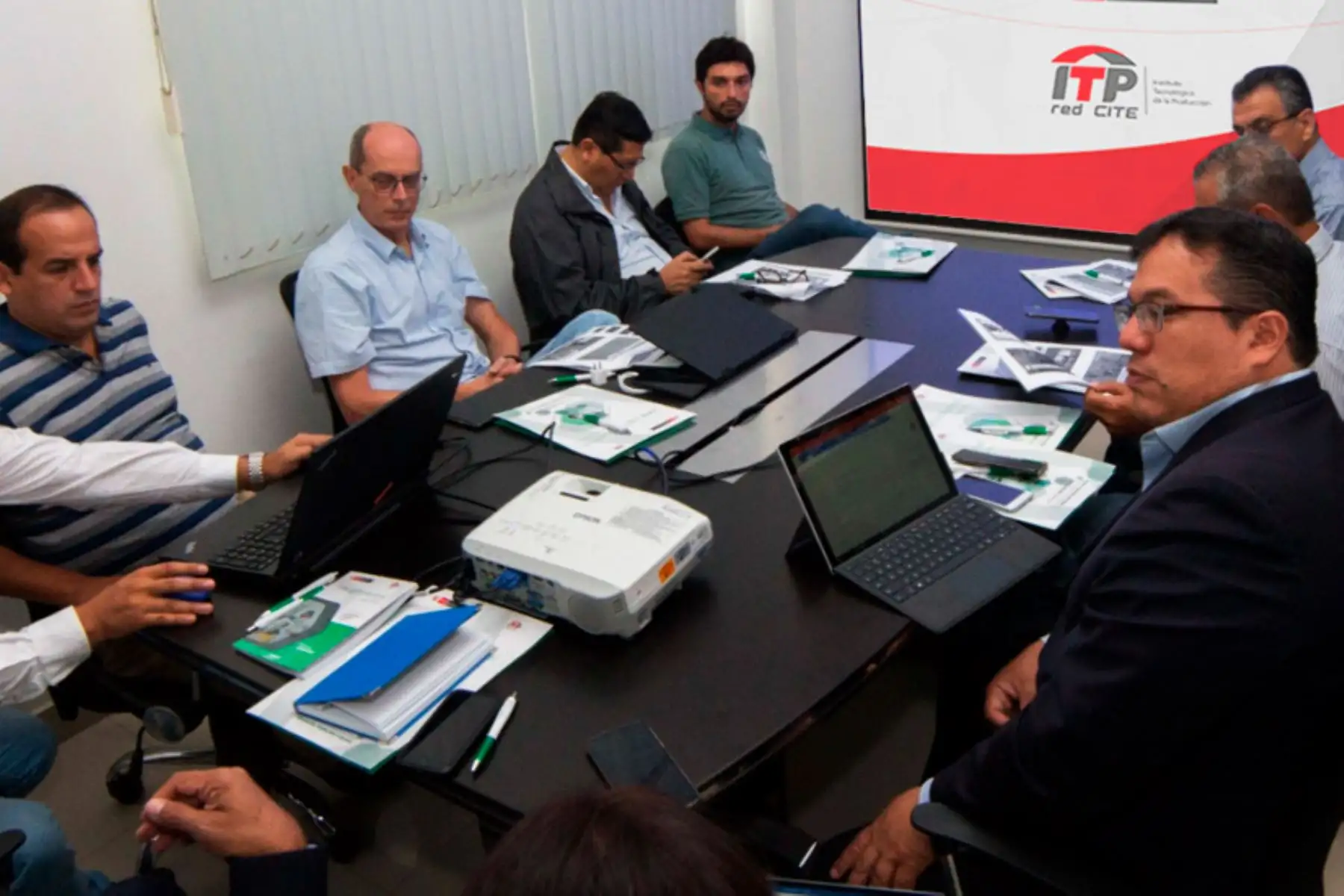 El director ejecutivo del Instituto Tecnológico de la Producción (ITP) Red Cite, Sergio Rodríguez, visitó el Cite Agroindustrial Chavimochic.