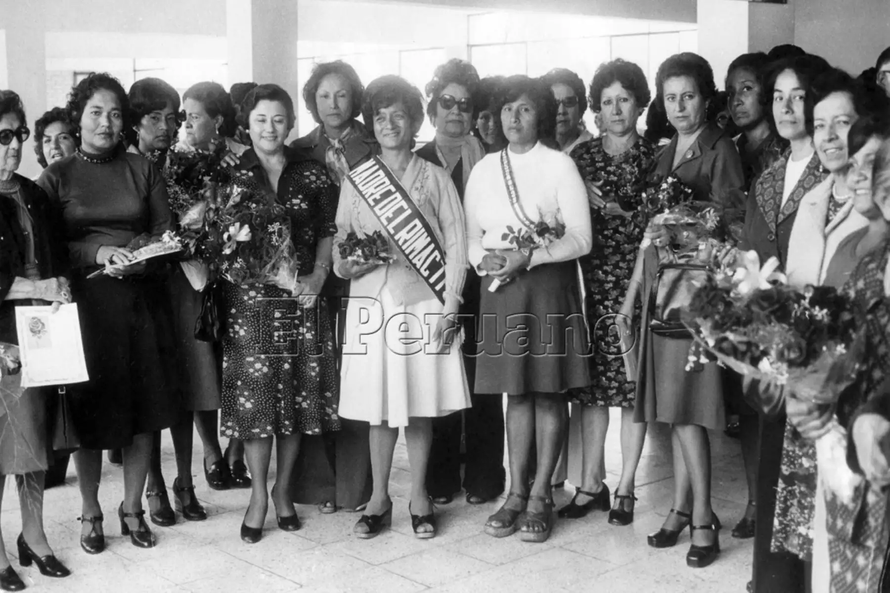 Lima - 6 mayo 1977 / Celebración del Día de la Madre en la Guardia Republicana . Ese día se realizó la elección de la Madre del Rímac.
Foto:Archivo diario El Peruano