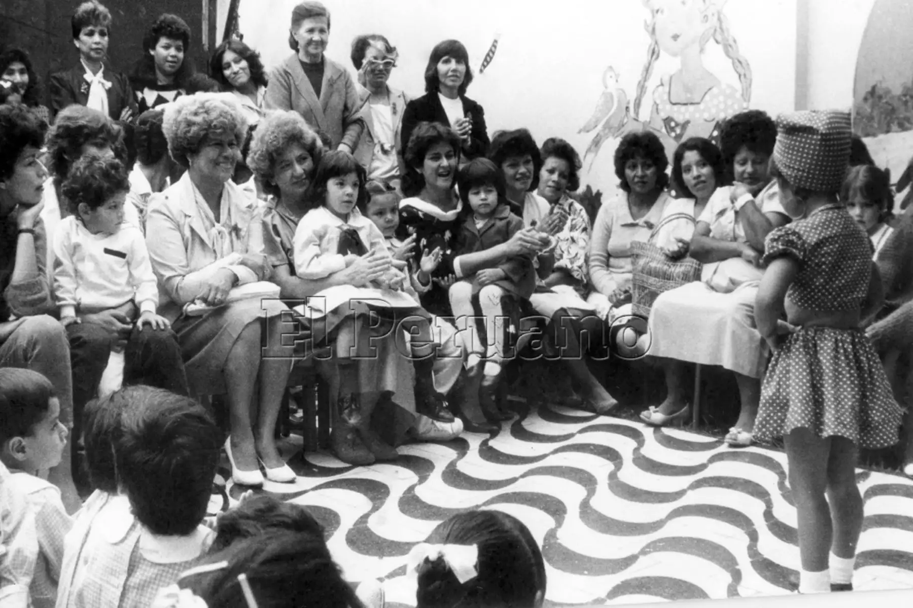 Lima - 8 de mayo 1986 / Celebración del Día de la Madre en centros educativos de educación inicial, en donde se realizaron actuaciones con la participación de los niños y niñas.
Foto:Archivo/ Diario El Peruano