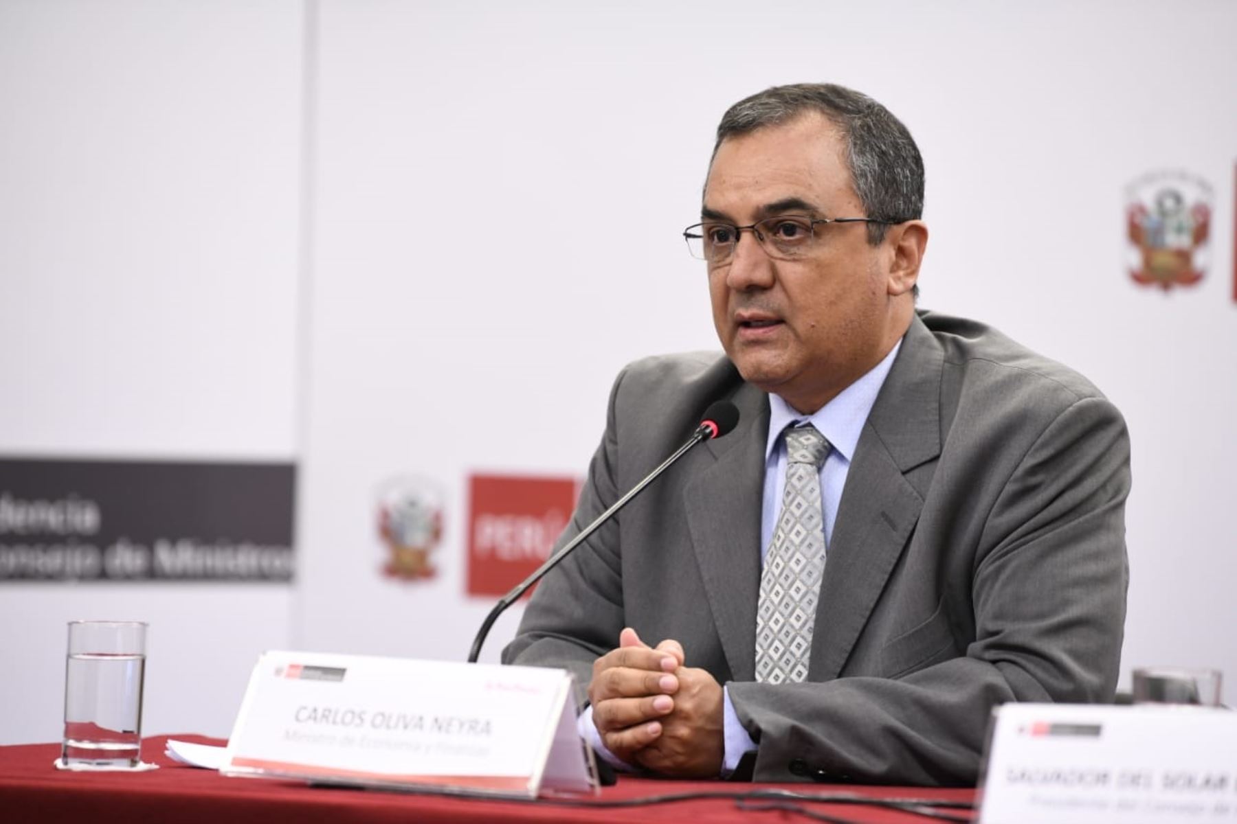 Ministro de Economía y Finanzas, Carlos Oliva.