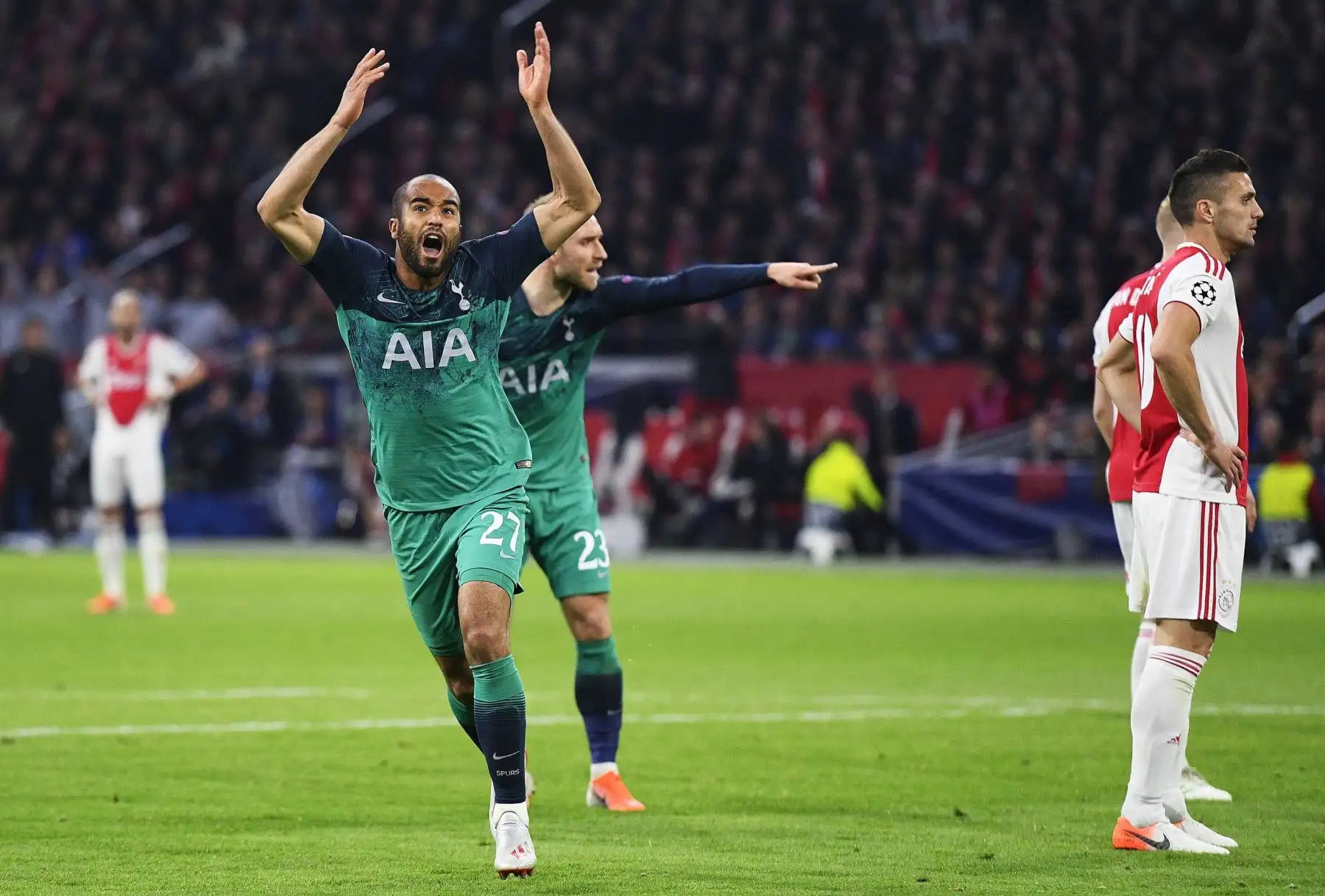 Lucas Moura (i) de Tottenham Hotspur celebra tras anotar en un partido de la semifinal de la Liga de Campeones entre Ajax Amsterdam y Tottenham.
Foto: EFE