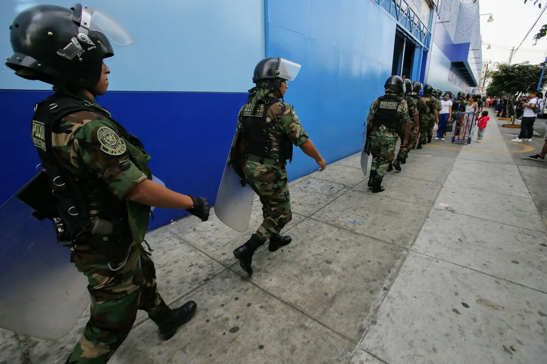 Municipalidad de La Victoria realizó operativo contra la piratería en Polvos Azules.
Foto: ANDINA/Nathalie Sayago