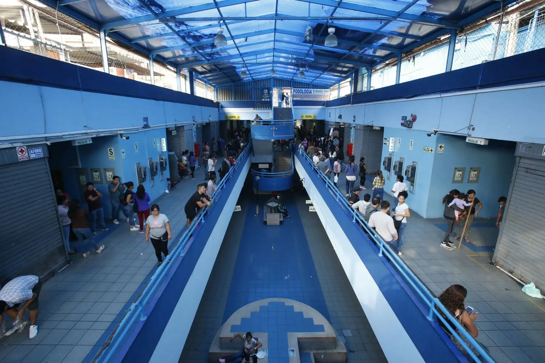 Municipalidad de La Victoria realizó operativo contra la piratería en Polvos Azules. Foto: ANDINA/Nathalie Sayago