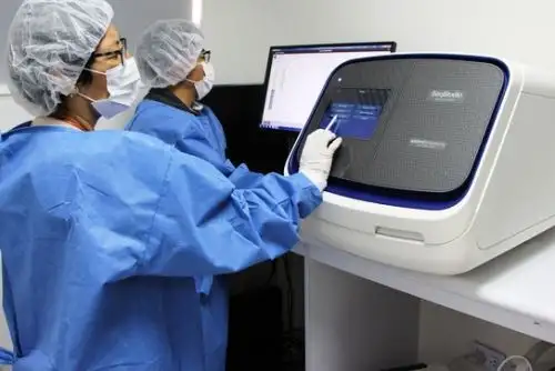 Minsa presenta nuevo equipo que detecta enfermedades de origen genético. Foto: ANDINA/Difusión.