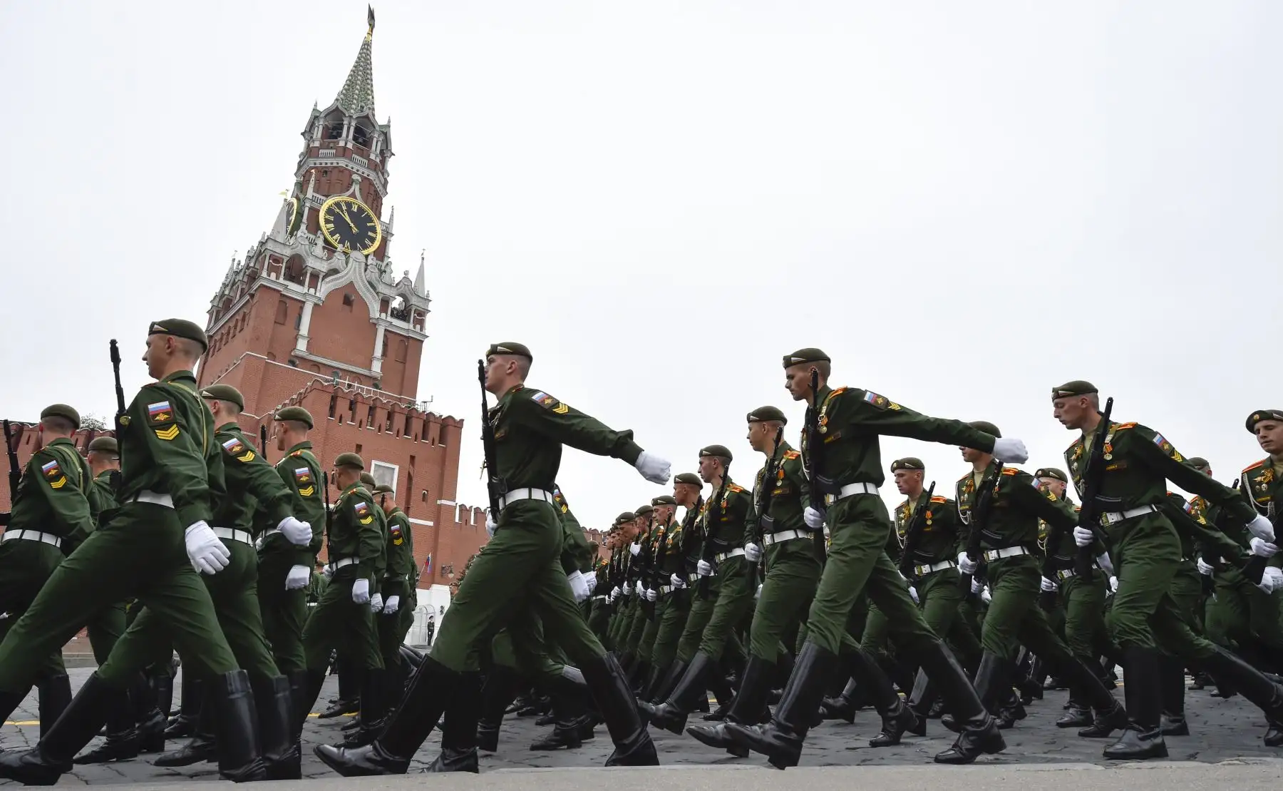 Desfile militar por el 74 aniversario de la victoria sobre Alemania en la Plaza Roja en Moscú. Foto: AFP