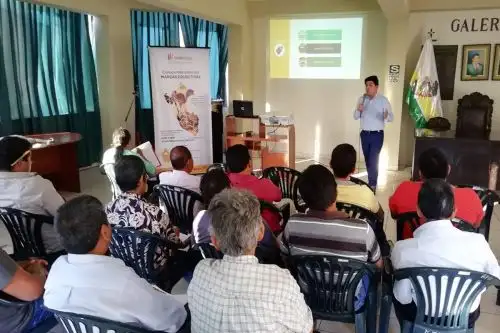 Emprendedores de Casma y Chimbote aprenden sobre importancia de la marca colectiva.