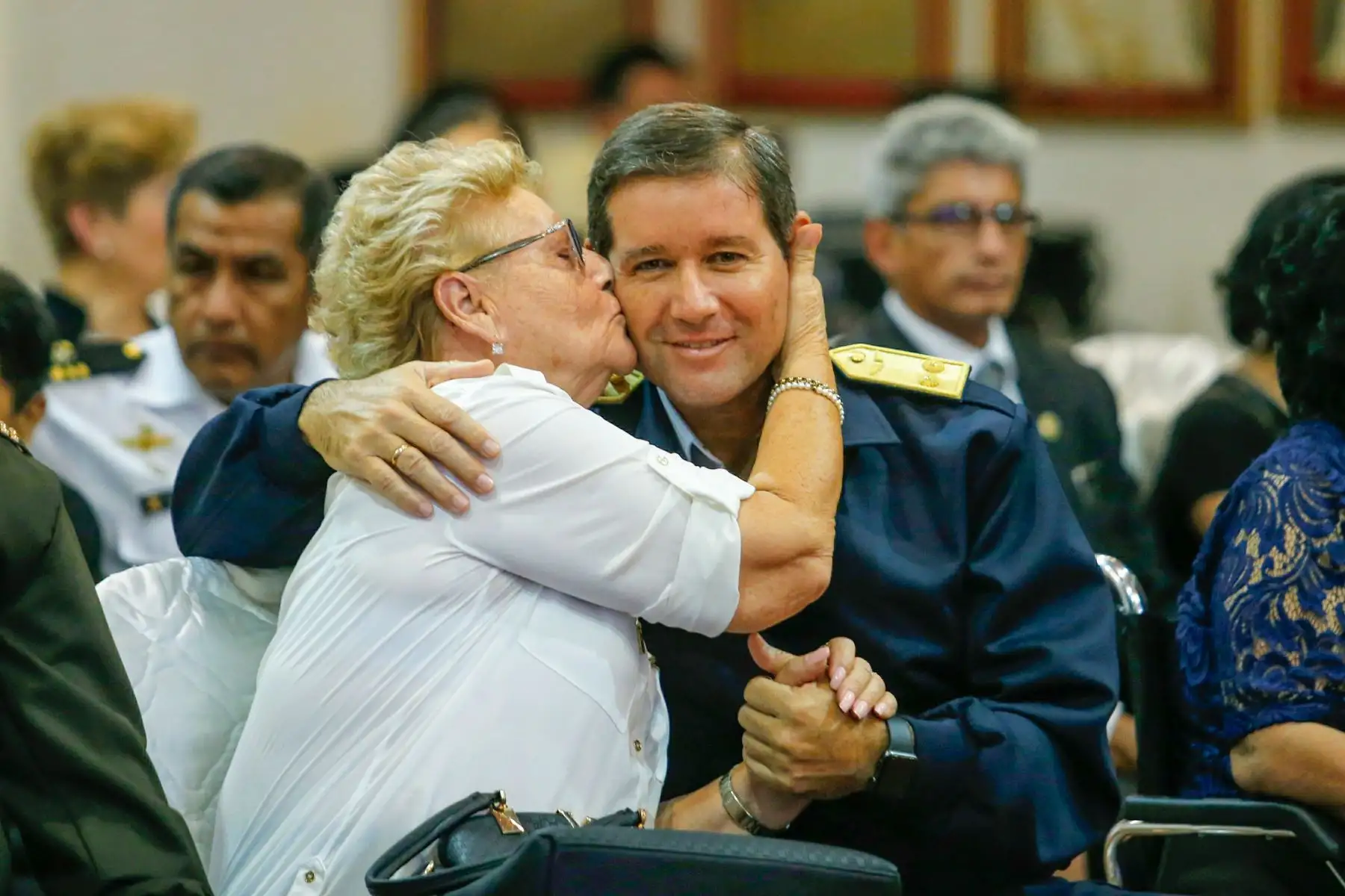 El ministro de Defensa, José Huerta Torres, preside la ceremonia de homenaje a las madres de los héroes de las Fuerzas Armadas, como son los comandos Chavín de Huántar y los combatientes del Alto Cenepa de 1995. Foto: ANDINA/ Nathalie Sayago