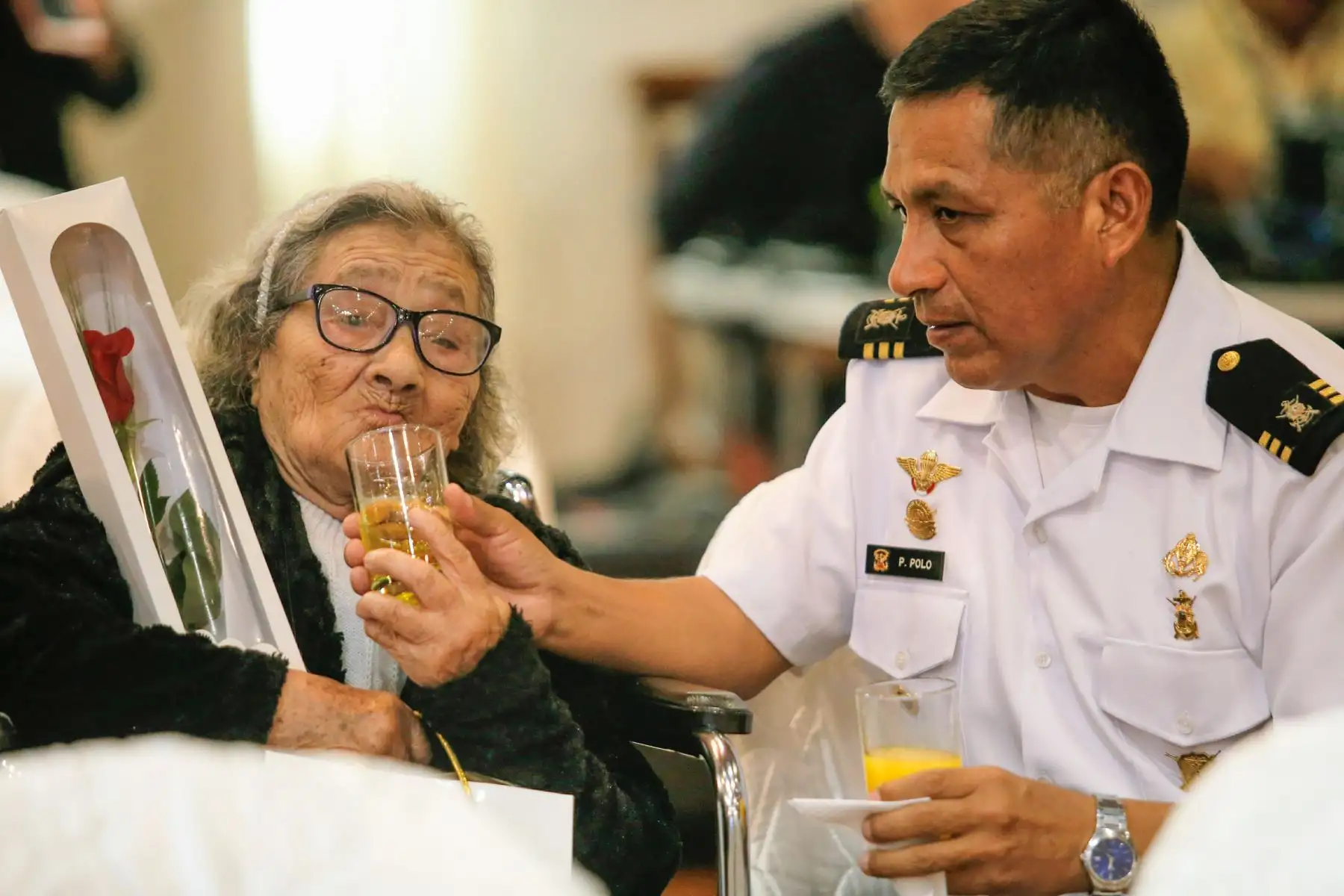 El ministro de Defensa, José Huerta Torres, preside la ceremonia de homenaje a las madres de los héroes de las Fuerzas Armadas, como son los comandos Chavín de Huántar y los combatientes del Alto Cenepa de 1995. Foto: ANDINA/ Nathalie Sayago