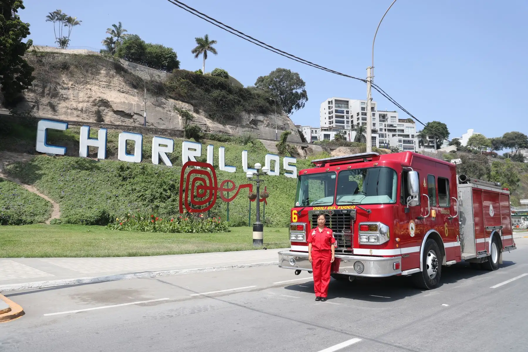 Susan Tong, bombero voluntaria de la Compañía Garibaldi de Chorrillos. Foto: ANDINA/Luis Iparraguirre