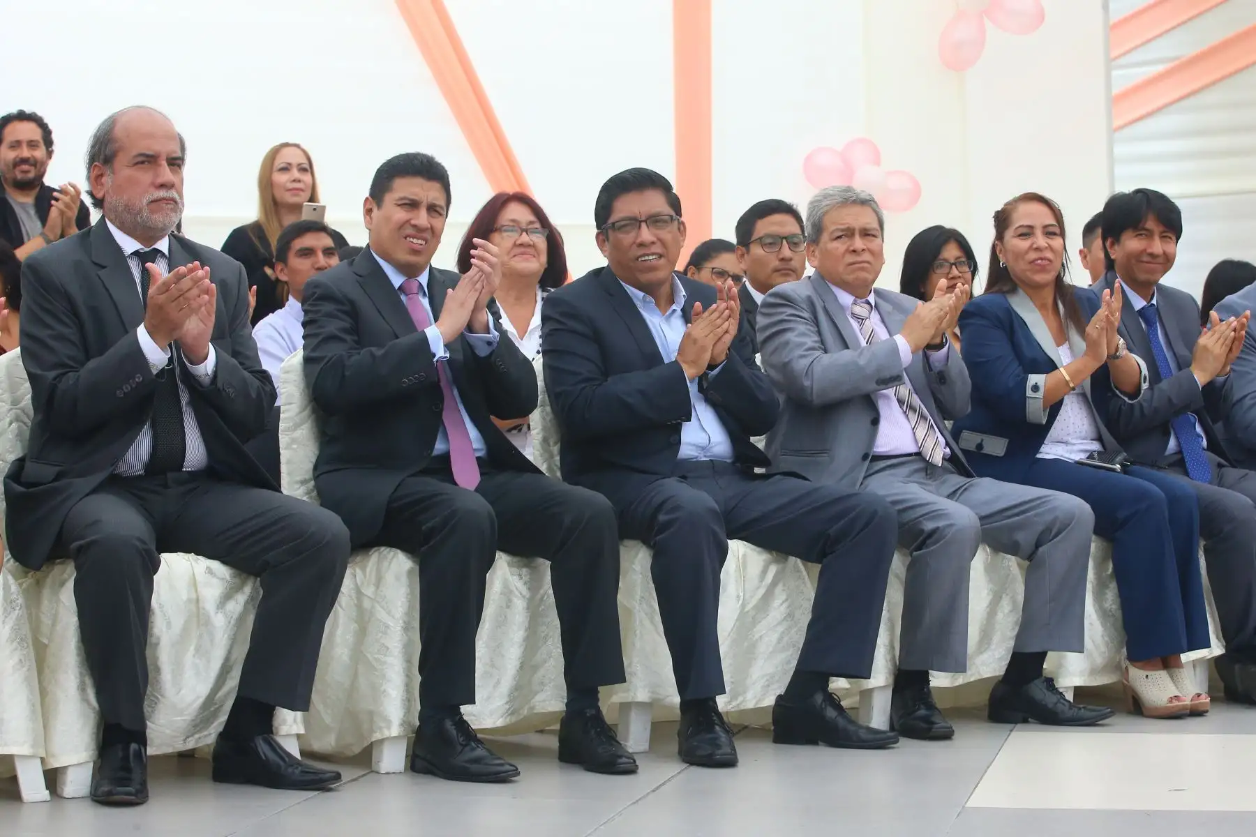 El ministro de Justicia, Vicente Zeballos, el presidente del INPE, Carlos Romero, asisten a la actividad Warmipa Soncco 2019 “Corazón de Madre” en el establecimiento penitenciario Mujeres de Chorrillos con ocasión del Día de la Madre. Foto: ANDINA/ Vidal Tarqui.Foto: ANDINA/Vidal Tarqui