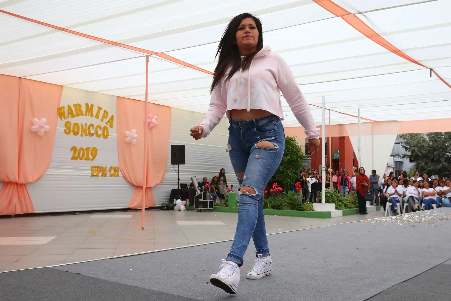 El ministro de Justicia, Vicente Zeballos, el presidente del INPE, Carlos Romero, asisten a la actividad Warmipa Soncco 2019 “Corazón de Madre” en el establecimiento penitenciario Mujeres de Chorrillos con ocasión del Día de la Madre. Foto: ANDINA/ Vidal Tarqui.Foto: ANDINA/Vidal Tarqui