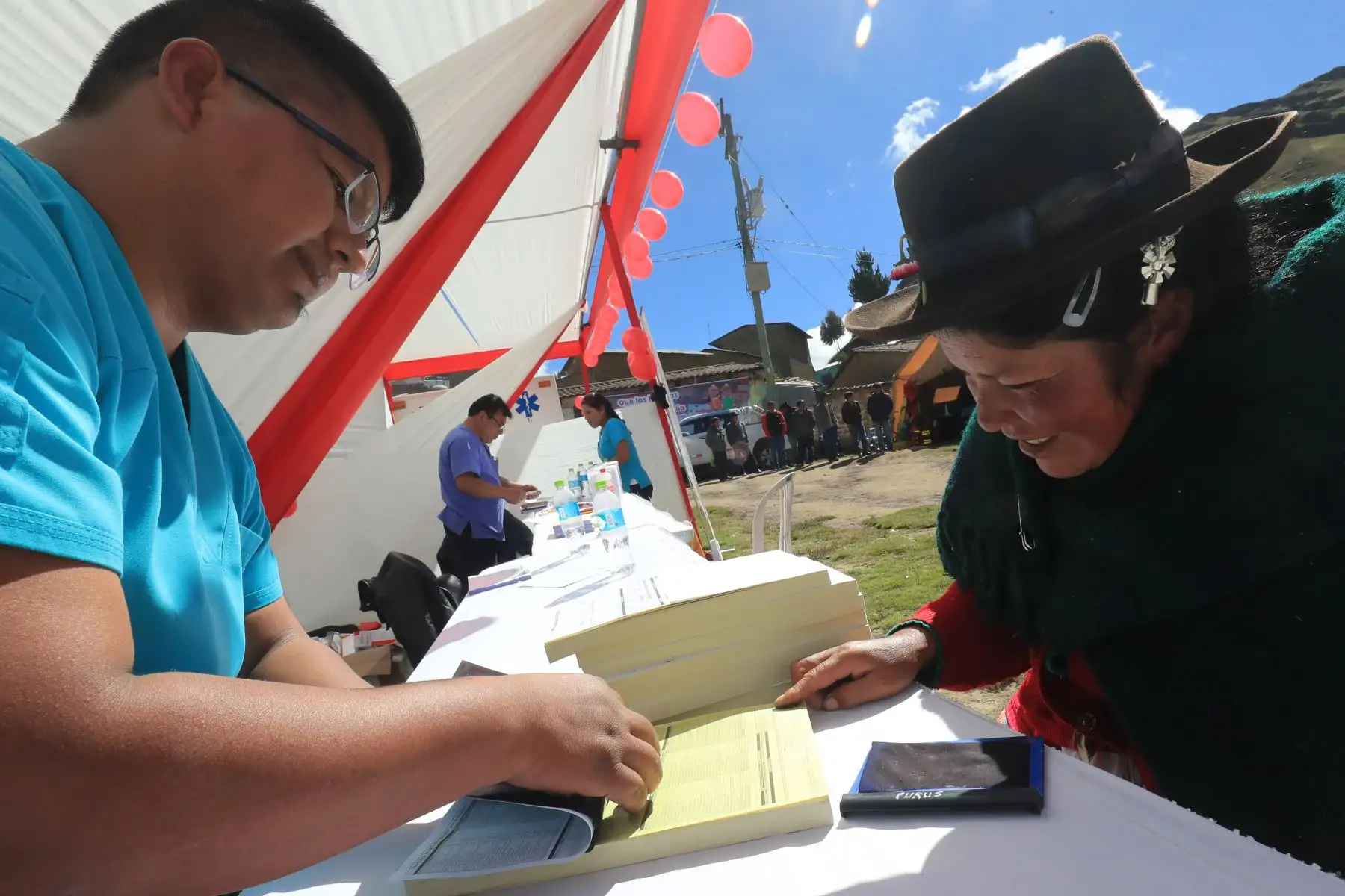 Titulares del Midis y Produce, Paola Bustamante y Rocío Barrios lanzaron Plan Multisectorial 2019-2021 en Purus, Ayacucho.

Foto: ANDINA/Juan Carlos Guzmán Negrini.
