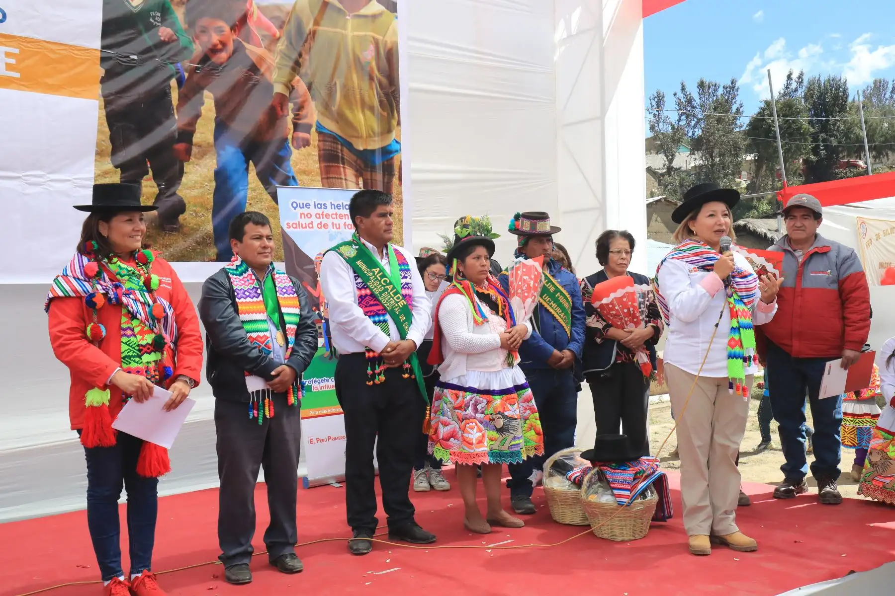 Titulares del Midis y Produce, Paola Bustamante y Rocío Barrios lanzaron Plan Multisectorial 2019-2021 en Purus, Ayacucho.

Foto: ANDINA/Juan Carlos Guzmán Negrini.