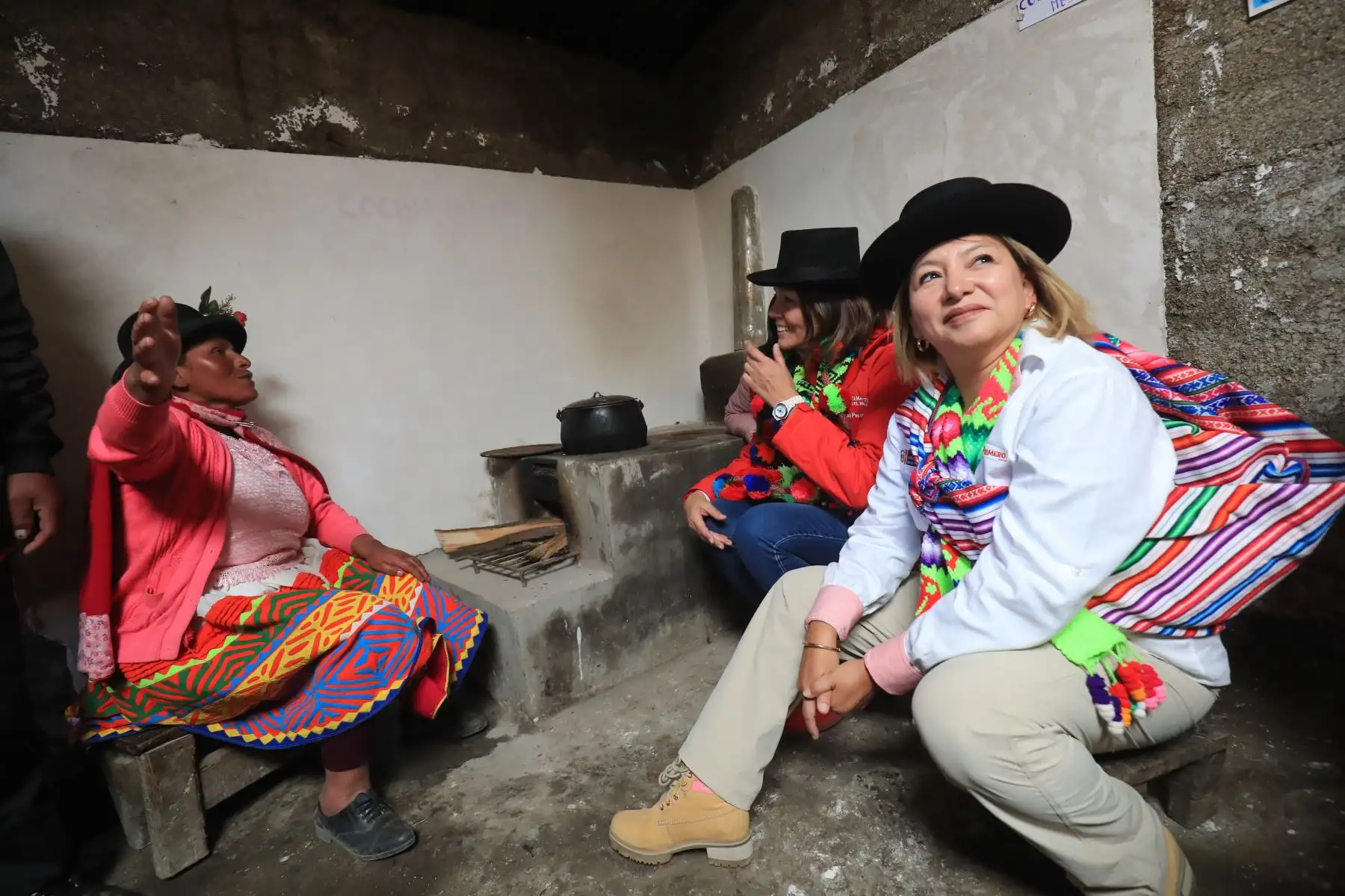 Titulares del Midis y Produce, Paola Bustamante y Rocío Barrios lanzaron Plan Multisectorial 2019-2021 en Purus, Ayacucho.

Foto: ANDINA/Juan Carlos Guzmán Negrini.