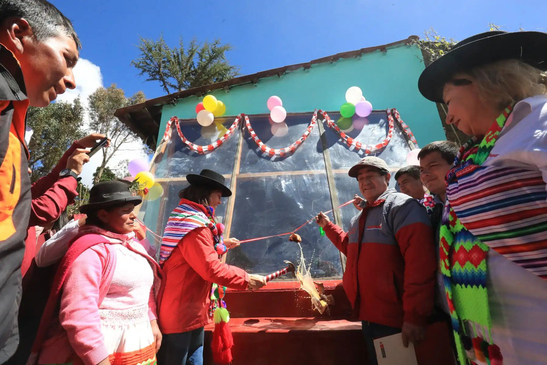 Titulares del Midis y Produce, Paola Bustamante y Rocío Barrios lanzaron Plan Multisectorial 2019-2021 en Purus, Ayacucho.

Foto: ANDINA/Juan Carlos Guzmán Negrini.
