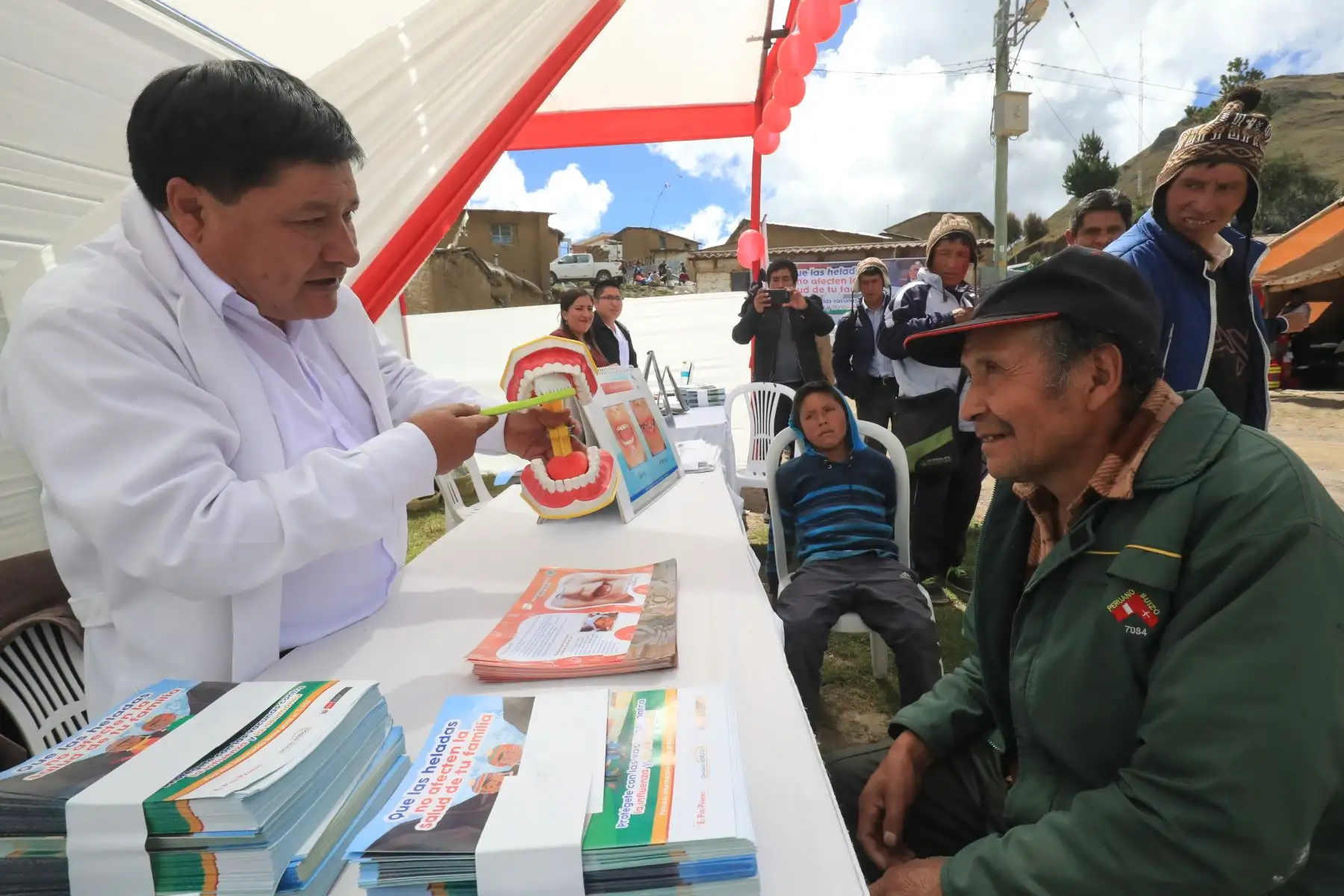 Titulares del Midis y Produce, Paola Bustamante y Rocío Barrios lanzaron Plan Multisectorial 2019-2021 en Purus, Ayacucho.

Foto: ANDINA/Juan Carlos Guzmán Negrini.