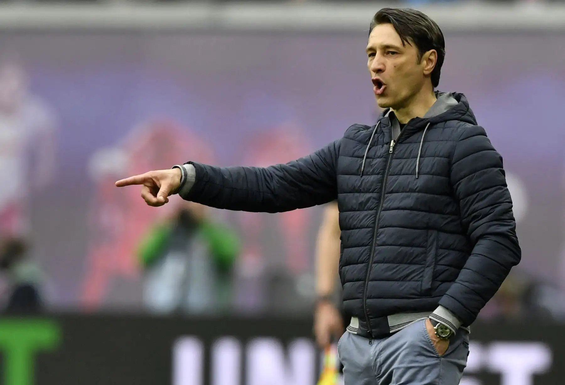El cabezazo croata de Bayern Munich, Niko Kovac, gesticula durante el partido de fútbol alemán de la Bundesliga de primera división RB Leipzig contra FC Bayern Munich.
Foto:AFP
