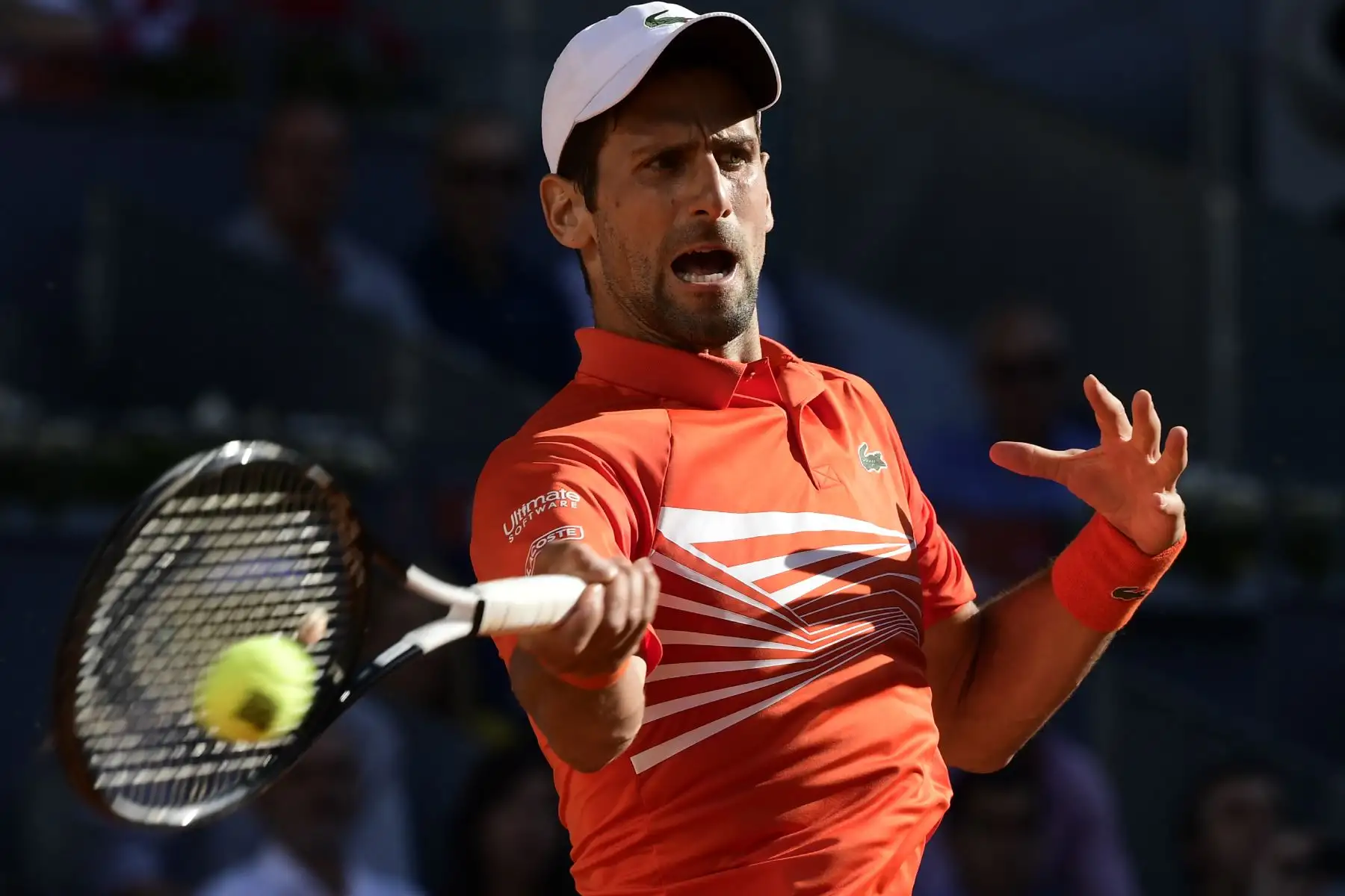 Novak Djokovic de Serbia celebra después de derrotar a Dominic Thiem de Austria durante su semifinal de tenis ATP Madrid Open en la Caja Mágica en Madrid.
Foto:AFP