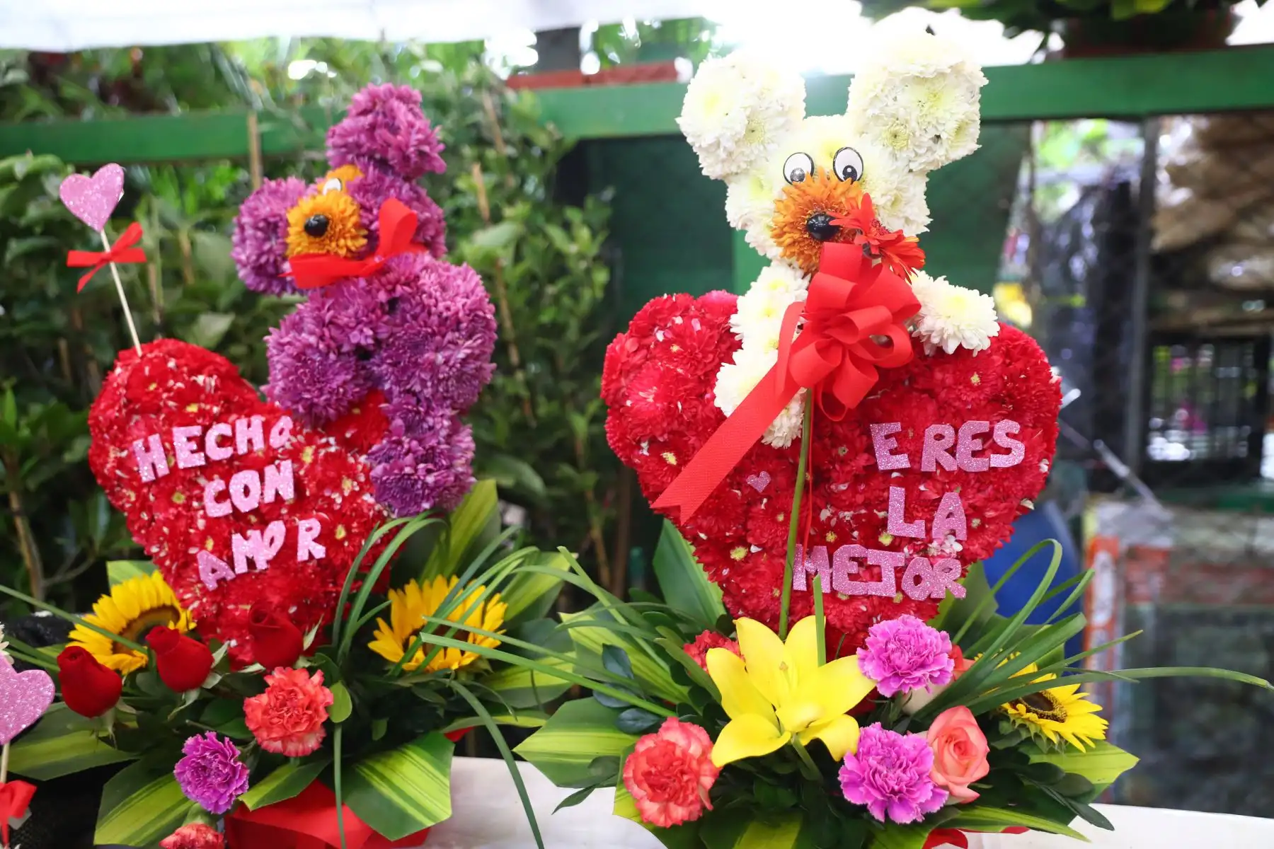 Arreglos florales son regalos característicos por el día de la Madre. ANDINA/Norman Córdova