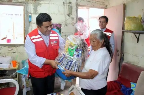 En reconocimiento a su incansable labor, Teodora Ruiz Vásquez fue homenajeada por el programa Pensión 65 del Midis.