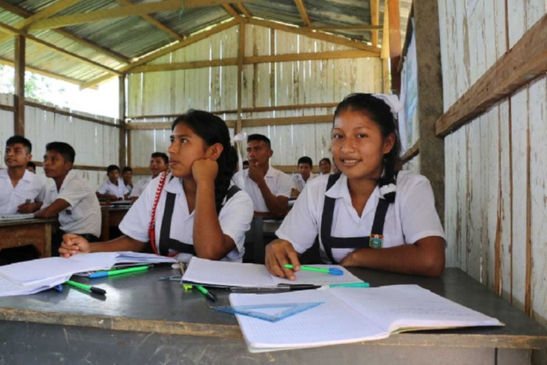 Funcionarios del Ministerio de Educación de Ecuador y representantes del Fondo de las Naciones Unidas para la Infancia (Unicef), resaltaron el modelo de servicio de secundaria tutorial que se implementa en la comunidad de Santa Rosa de Tistes del distrito de Chambara, en la provincia Concepción, región Junín.