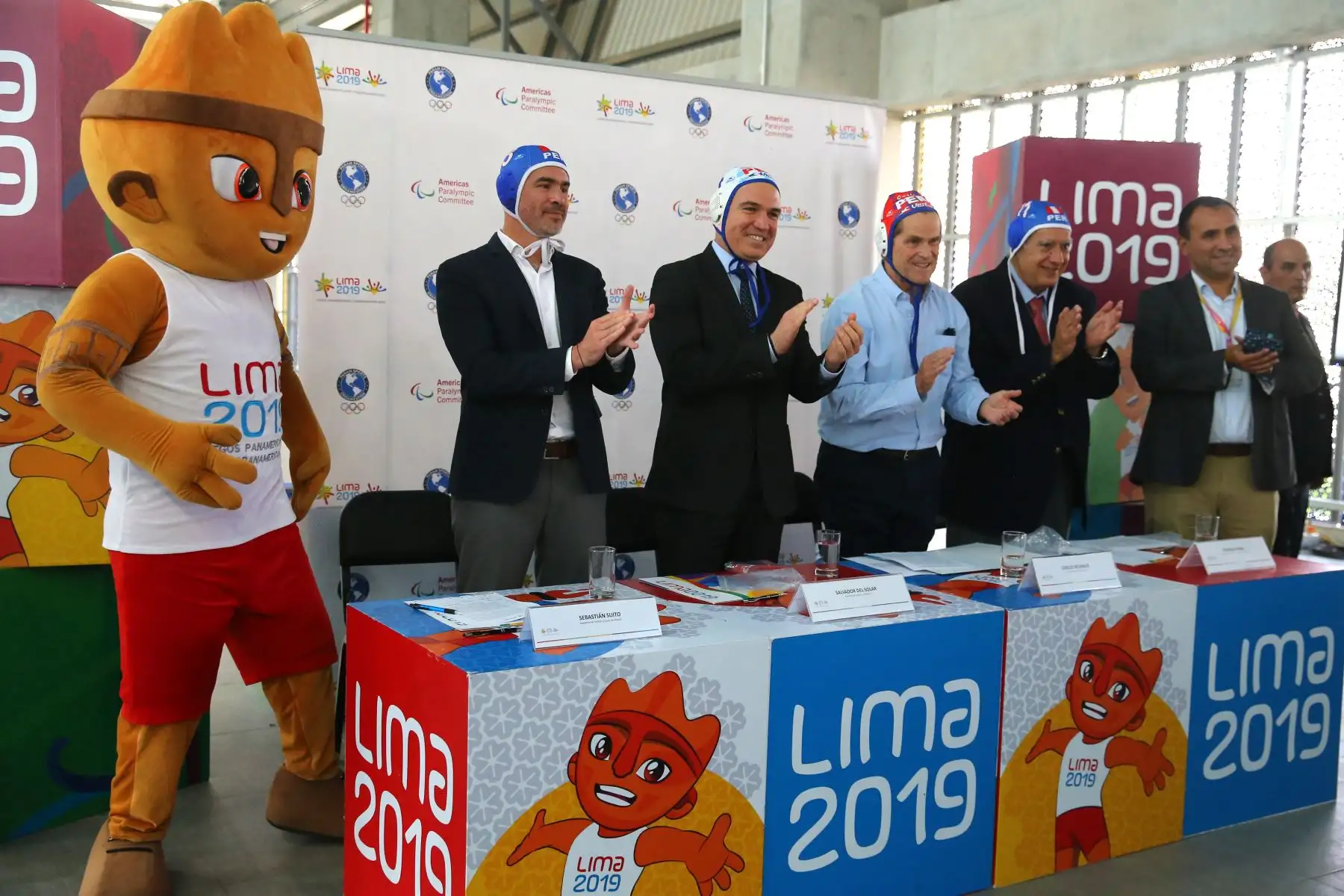 El presidente del Consejo de Ministros, Salvador del Solar, asiste a la entrega de el Centro Acuático de Water Polo, a la Federación Peruana de Natación en Villa María del Triunfo. Foto: ANDINA/Vidal Tarqui