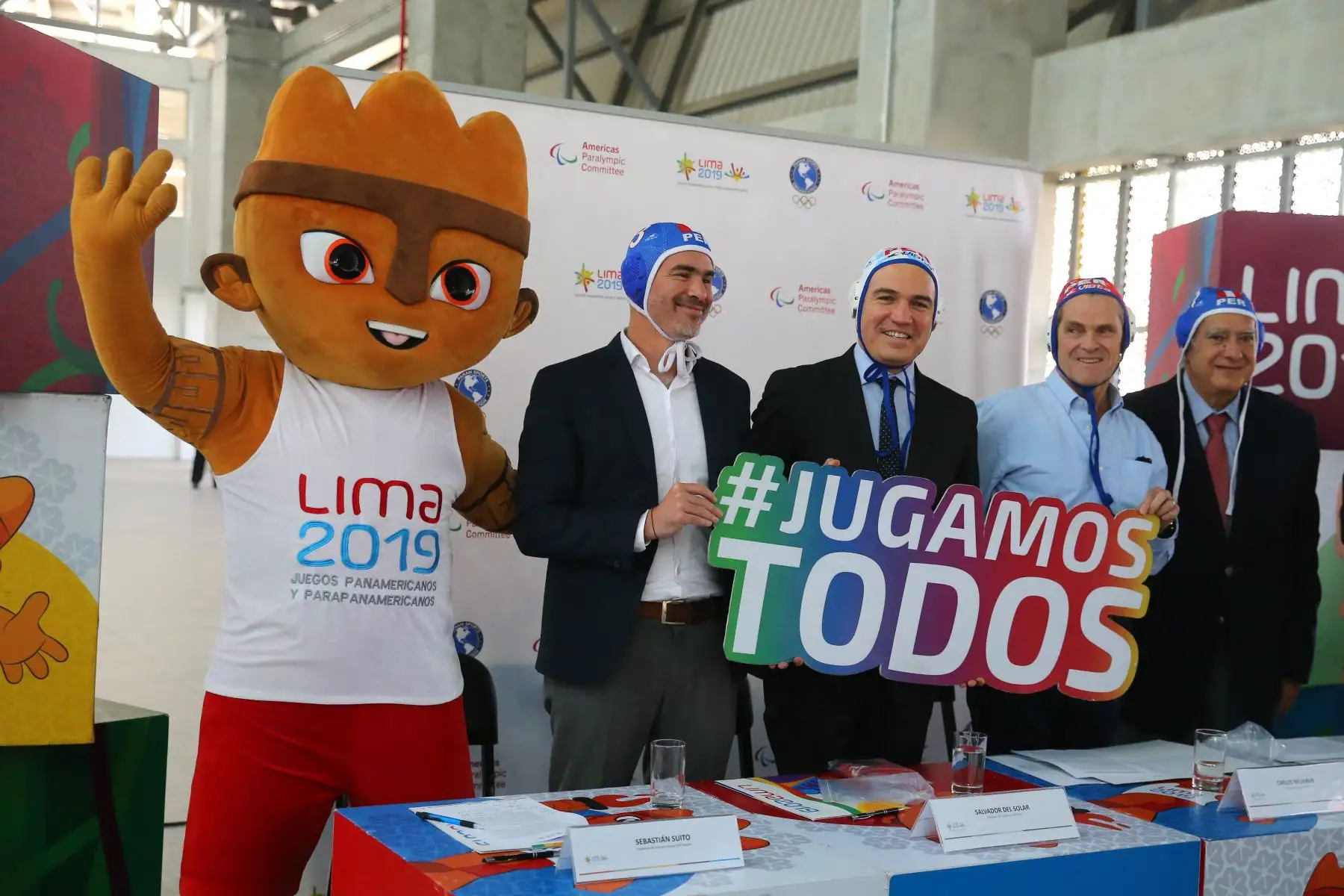 El presidente del Consejo de Ministros, Salvador del Solar, asiste a la entrega de el Centro Acuático de Water Polo, a la Federación Peruana de Natación en Villa María del Triunfo. Foto: ANDINA/Vidal Tarqui
