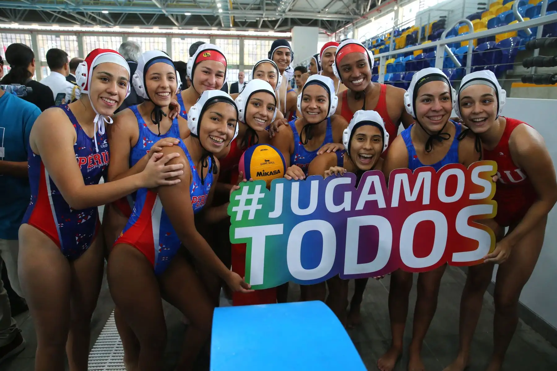 El presidente del Consejo de Ministros, Salvador del Solar, asiste a la entrega de el Centro Acuático de Water Polo, a la Federación Peruana de Natación en Villa María del Triunfo. Foto: ANDINA/Vidal Tarqui