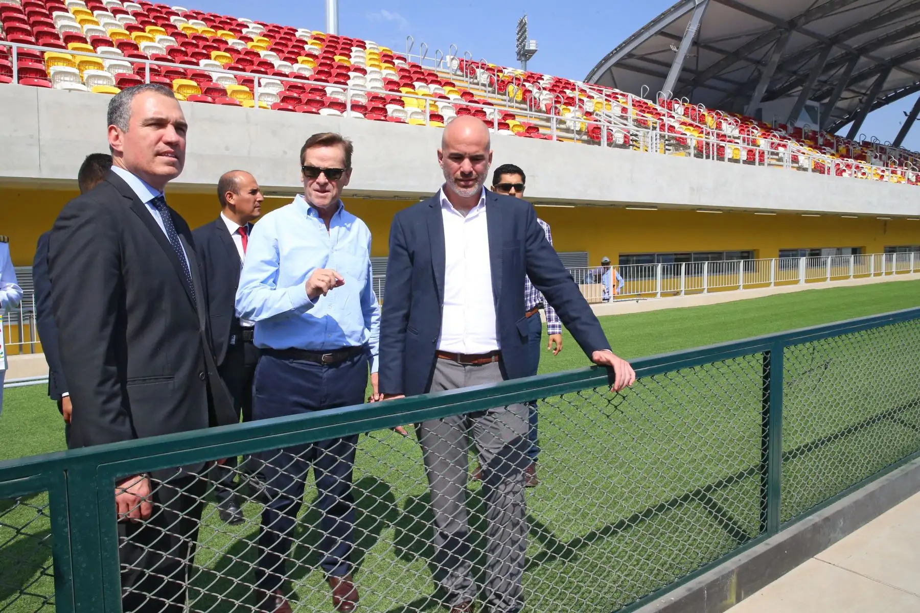 El presidente del Consejo de Ministros, Salvador del Solar, asiste a la entrega de el Centro Acuático de Water Polo, a la Federación Peruana de Natación en Villa María del Triunfo. Foto: ANDINA/Vidal Tarqui
