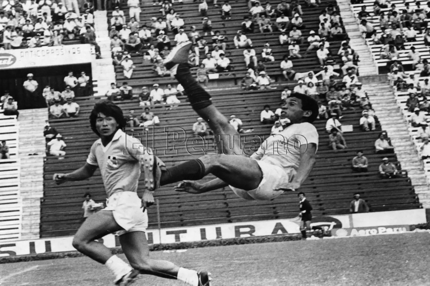 Ex jugador de futbol Samuel Eugenio debuto en el  club Alayza en 1970, para luego ser parte de la plantilla de Universitario de Deportes. Fue campeón nacional con el conjunto crema en 1982, 1985 y 1987. Además, defendió a la selección peruana en algunas oportunidades.
Foto: ANDINA/Archivo diario el Peruano
