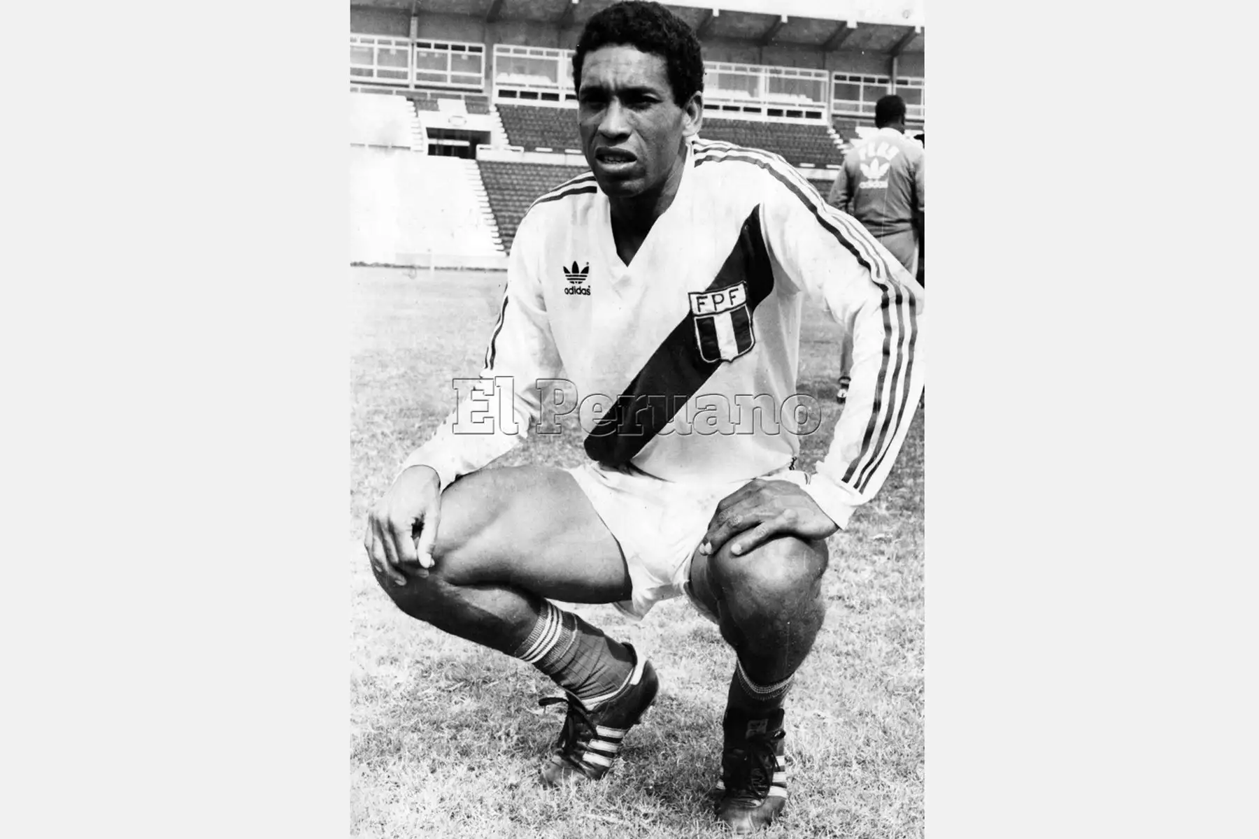 Lima - 16 febrero 1985 / El seleccionado peruano Samuel Eugenio, preparandose para el encuentro del día siguiente 17 de febrero, ante la selección boliviana, en partido de preparación con miras al Mundia de México.
Foto.Archivo diario El Peruano